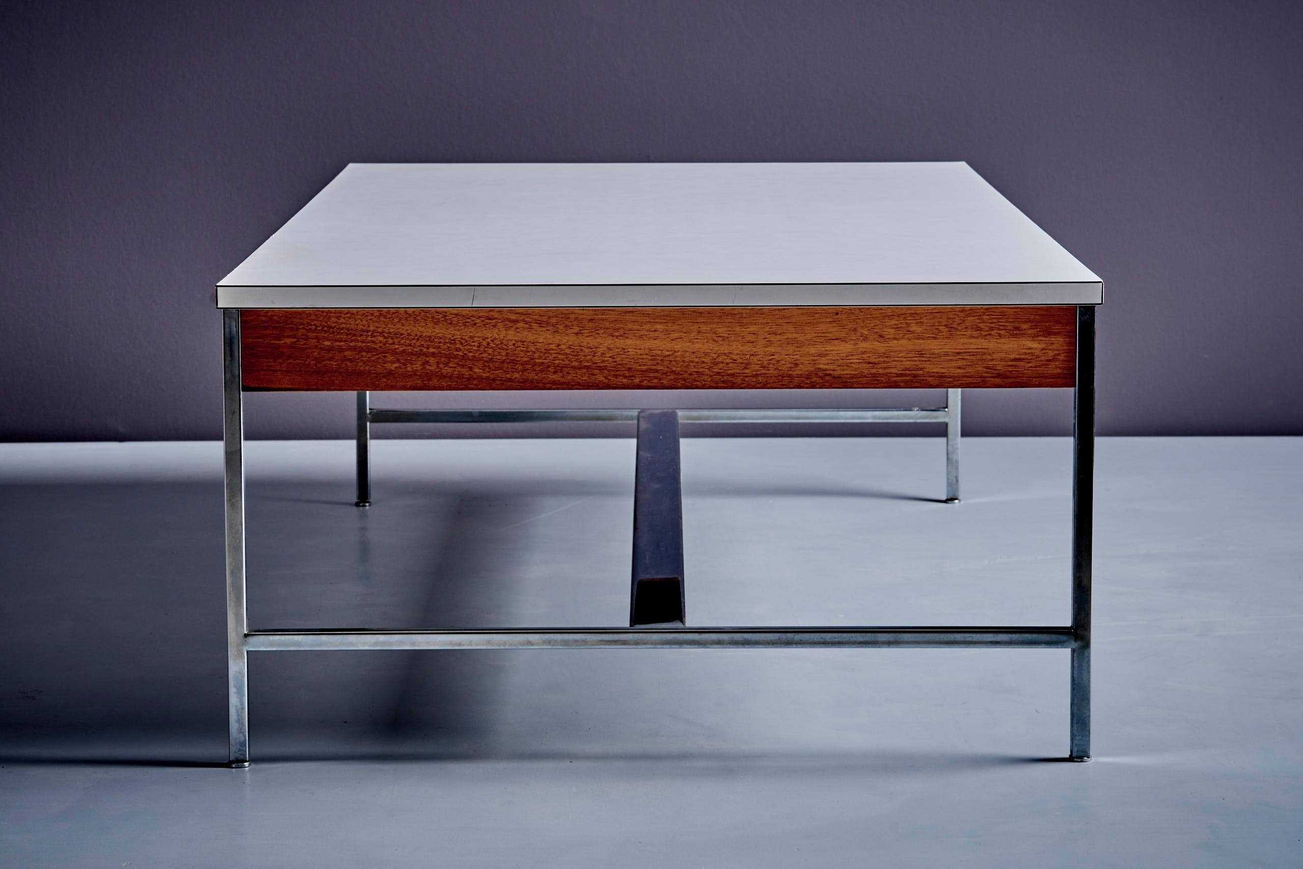 Mid-Century Modern Coffee Table by George Nelson Model 5751 For Sale
