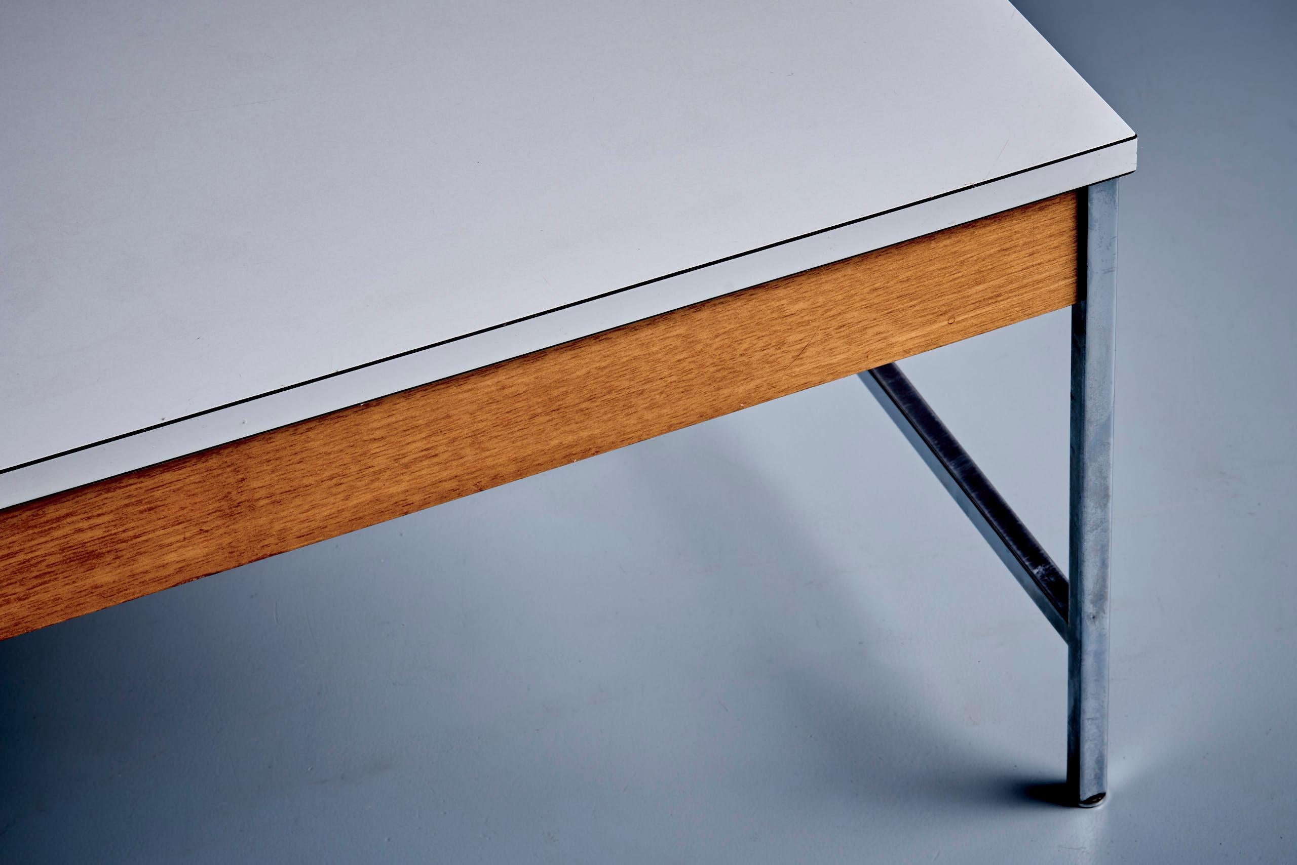 Coffee Table by George Nelson Model 5751 In Good Condition For Sale In Berlin, DE