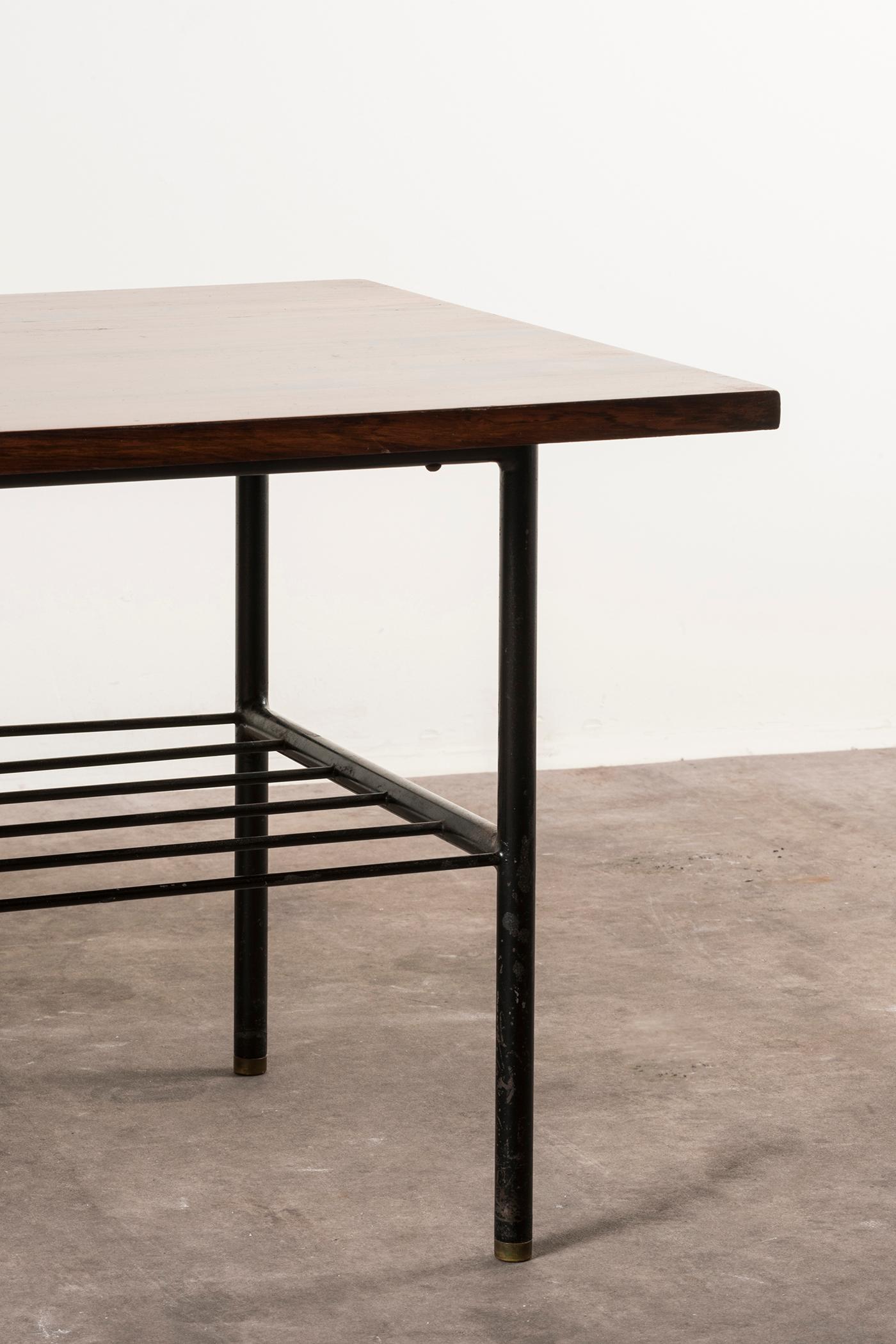 Table basse de Geraldo de Barros Bon état - En vente à Milano, Lombardia