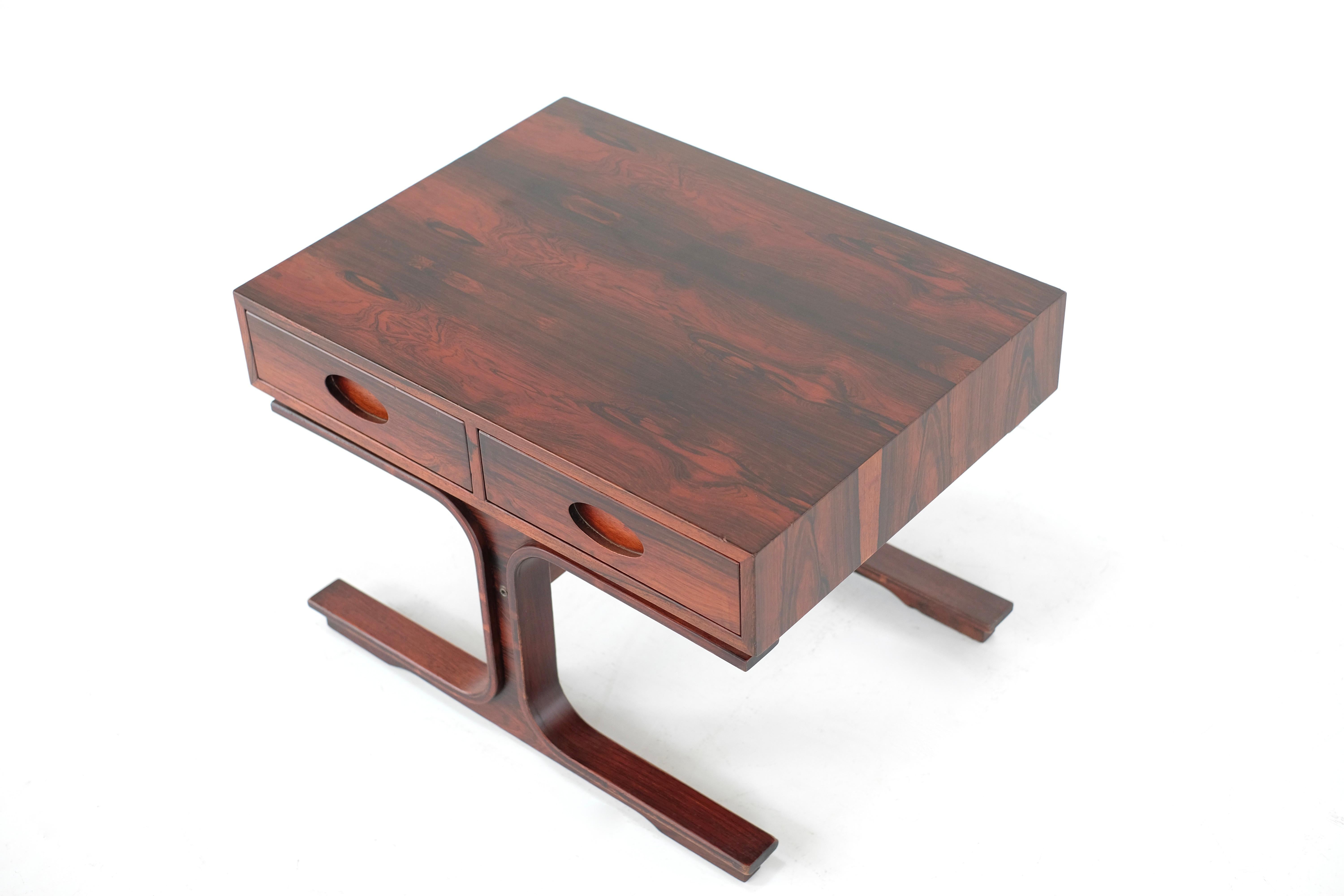 Table basse par Gianfranco Frattini pour Bernini, Italie années 1950. en vente 8