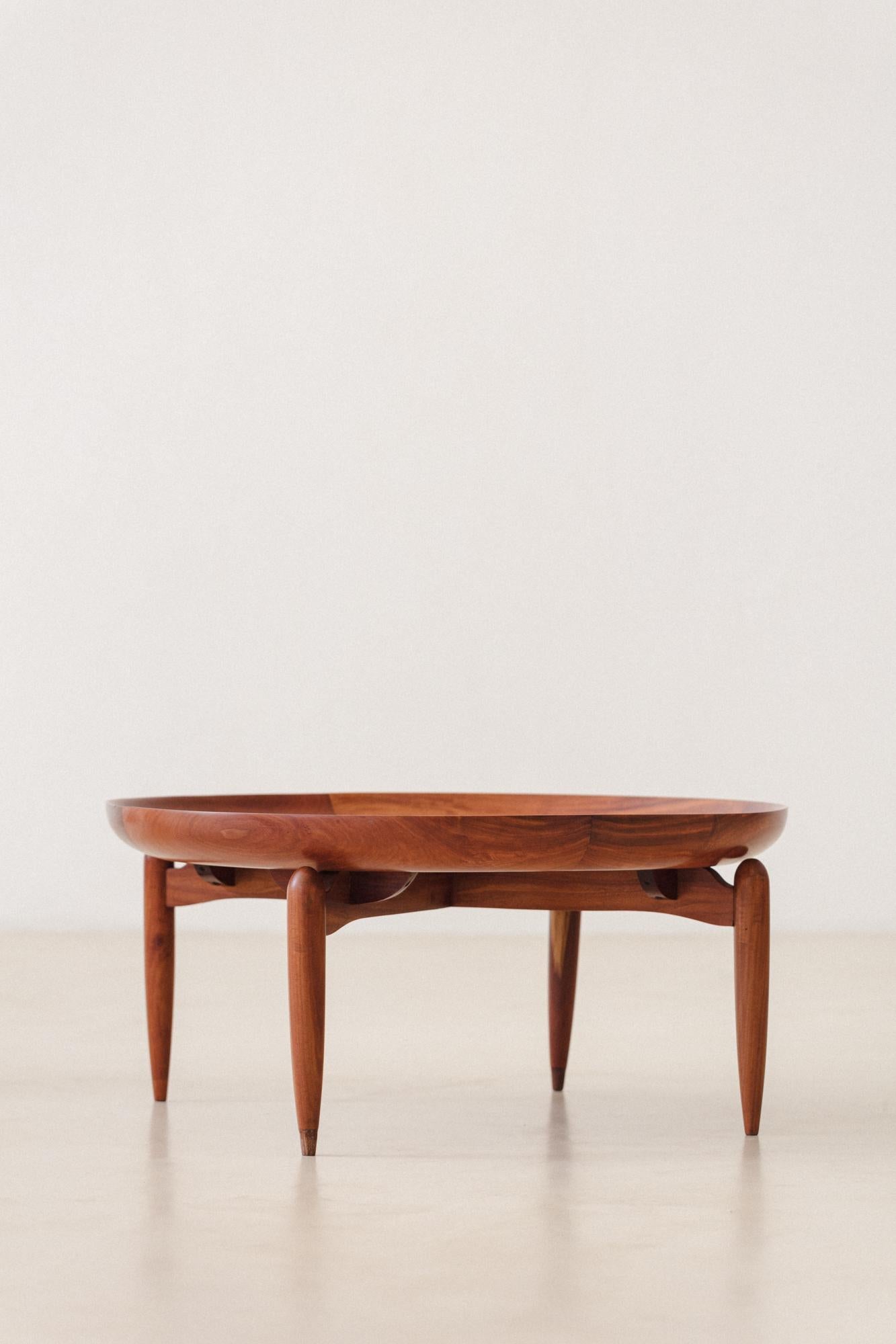 Brésilien Table basse de Giuseppe Scapinelli, design brésilien moderne du milieu du siècle dernier en vente