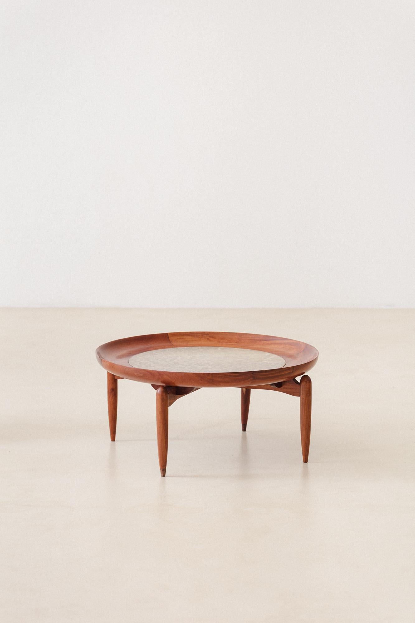 20ième siècle Table basse de Giuseppe Scapinelli, design brésilien moderne du milieu du siècle dernier en vente