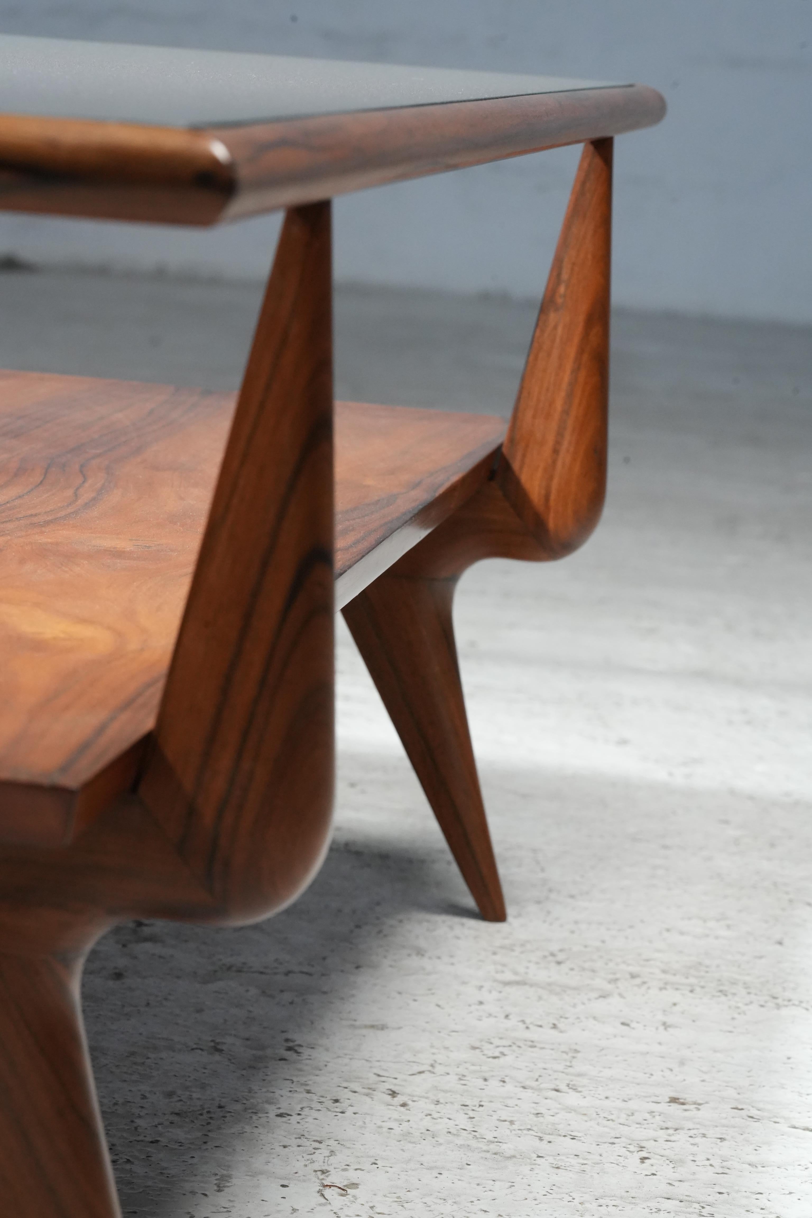 Table basse de Giuseppe Scapinelli en caviuna et verre, Brésil, années 1950 en vente 3