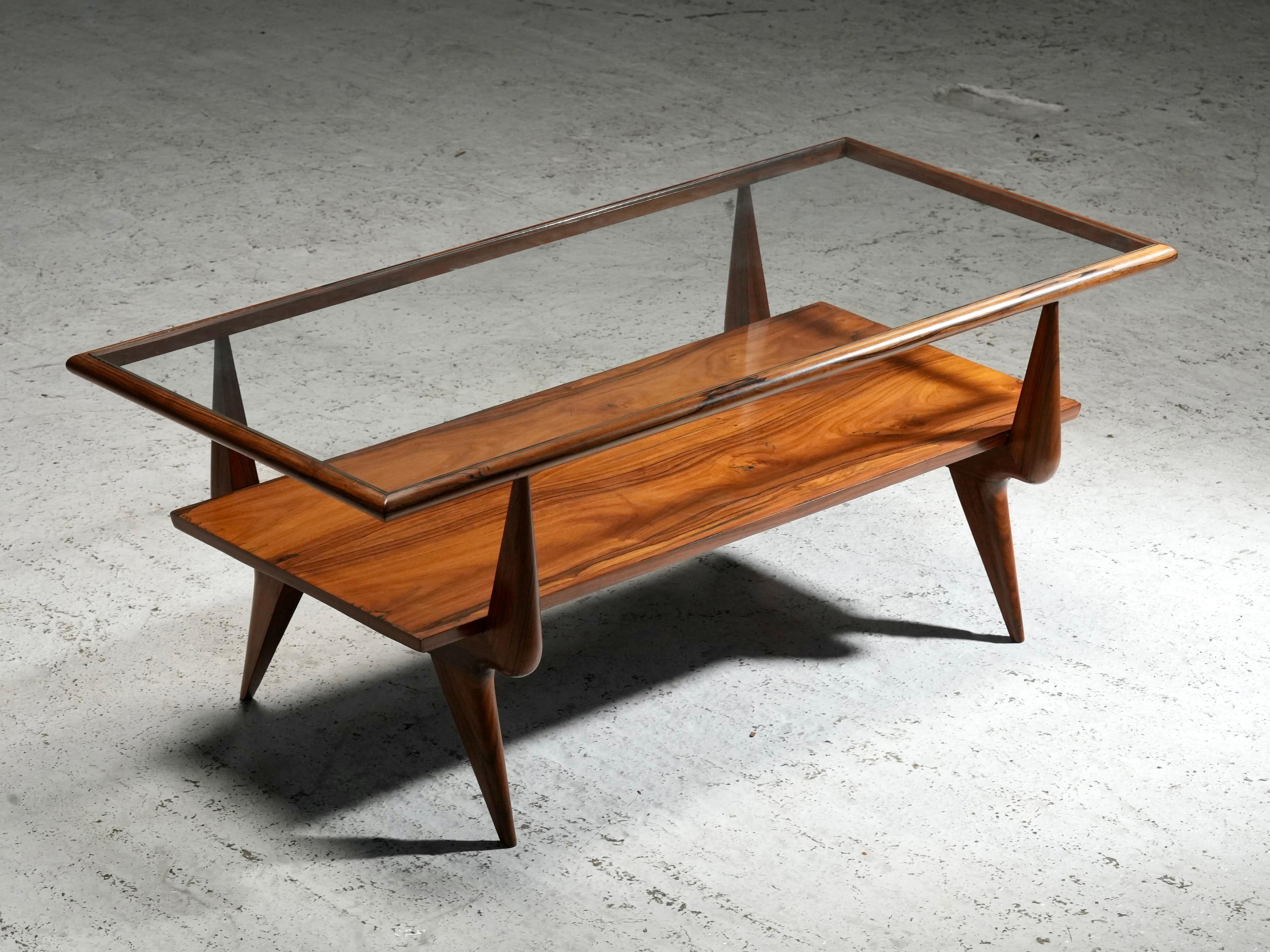Verre Table basse de Giuseppe Scapinelli en caviuna et verre, Brésil, années 1950 en vente