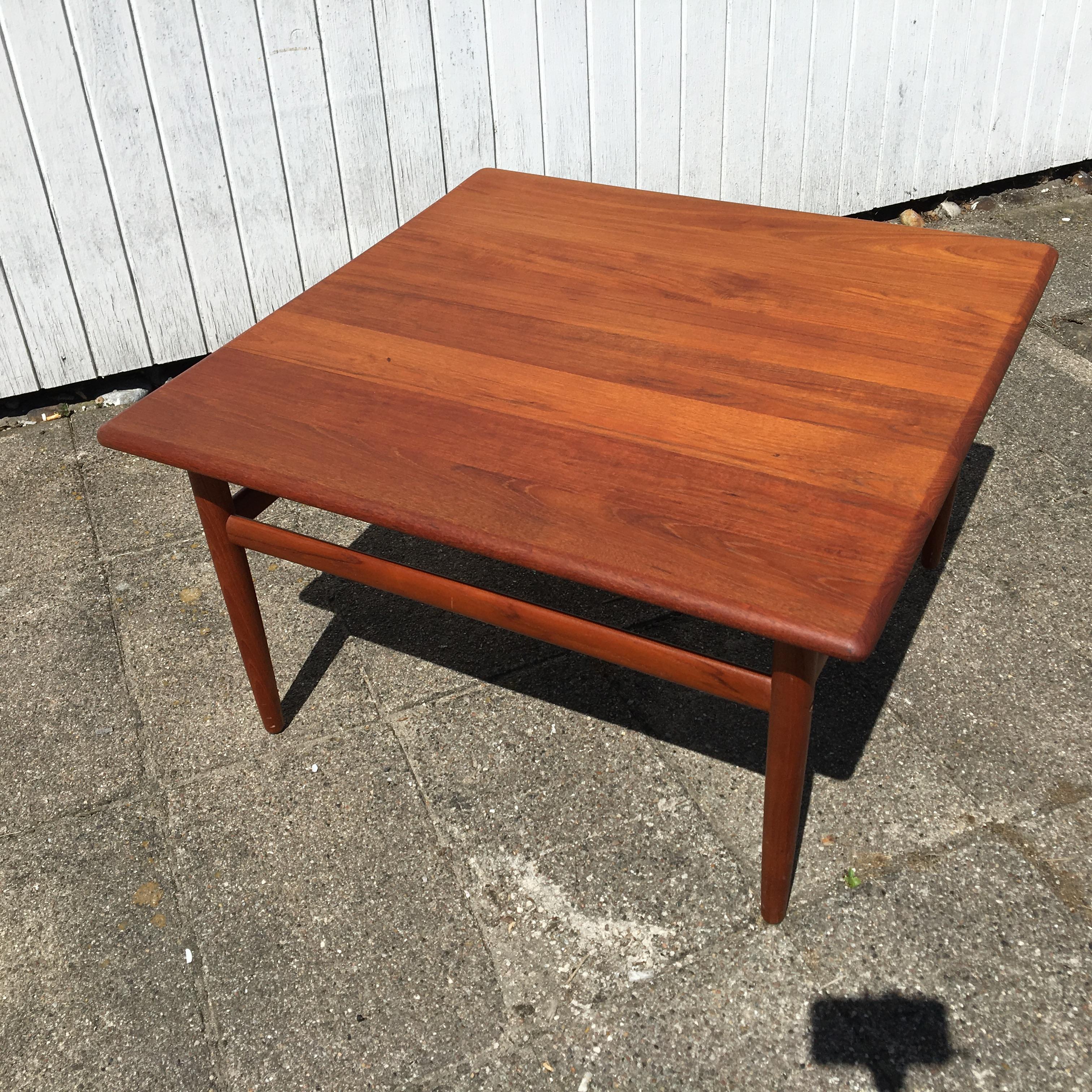 Danish Coffee Table by Grethe Jalk, 1950s In Good Condition In Odense, Denmark