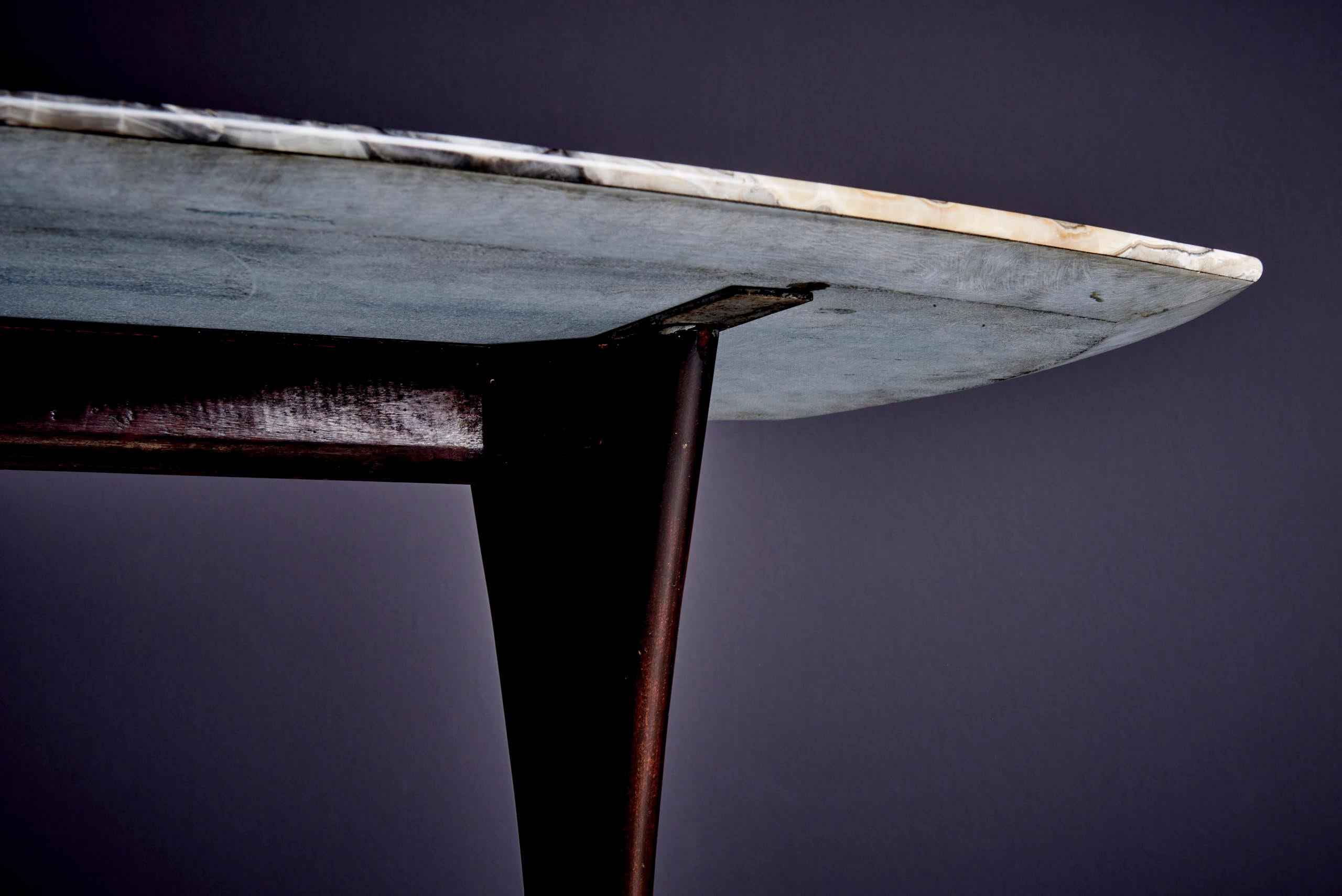 Table basse de Guglielmo Ulrich avec plateau en onyx poli en vente 1