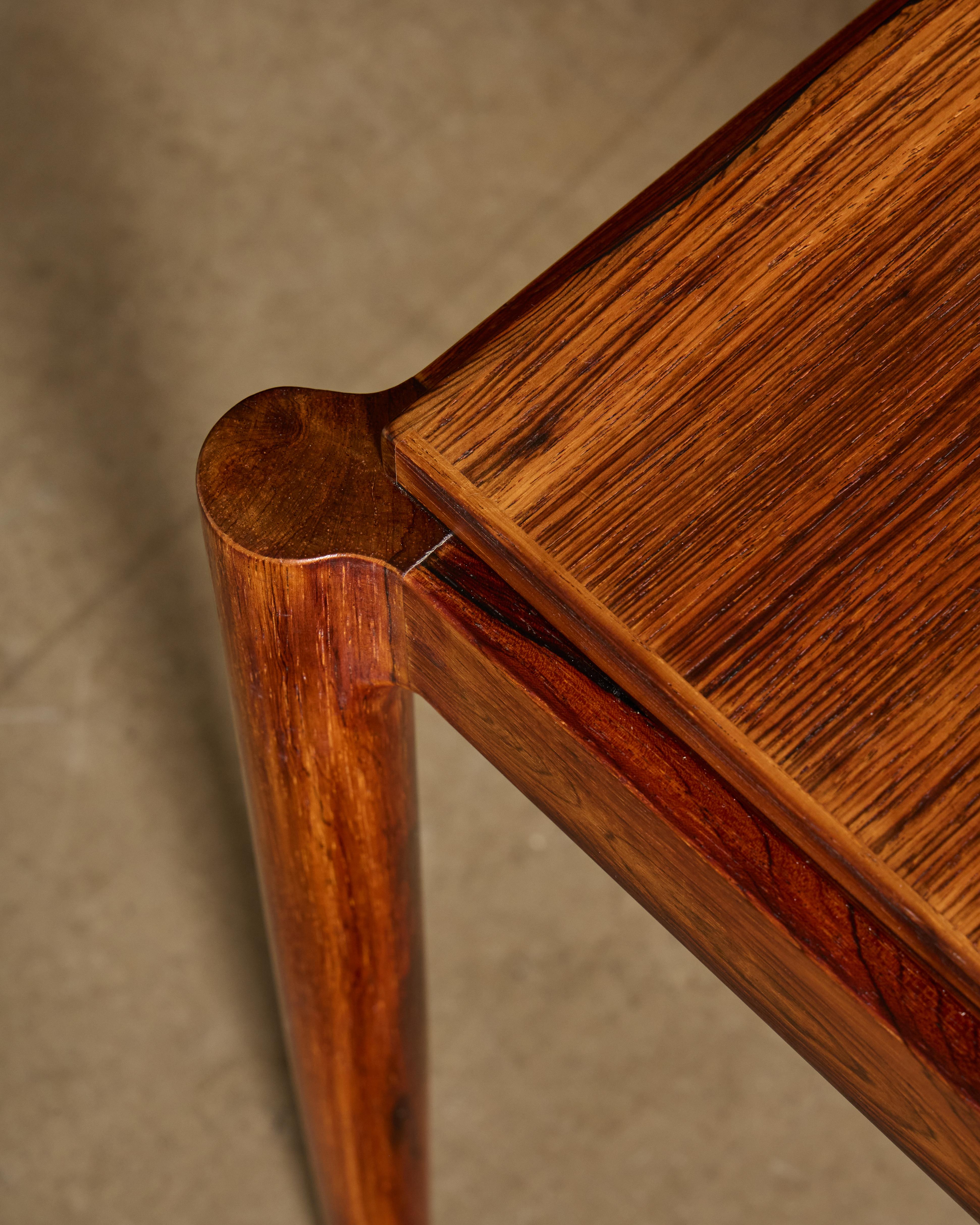 Bois de rose Table basse d'Ib Kofod-Larsen, années 1960 en vente