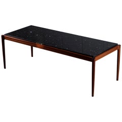 Table basse d'Ib Kofod-Larsen, années 1960