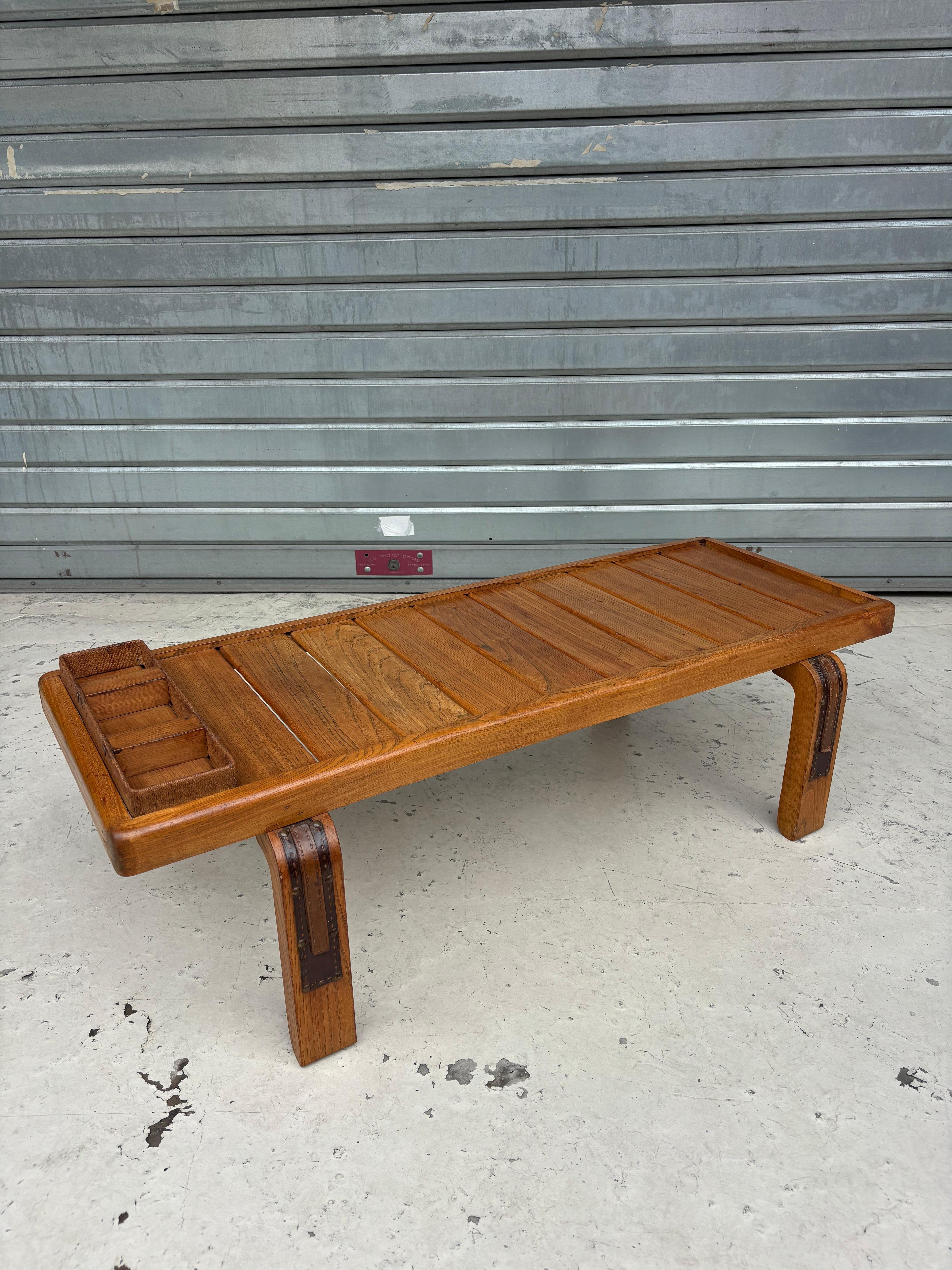  jolie Table  par Jacques Adnet, belle proportion, très belle finition 
