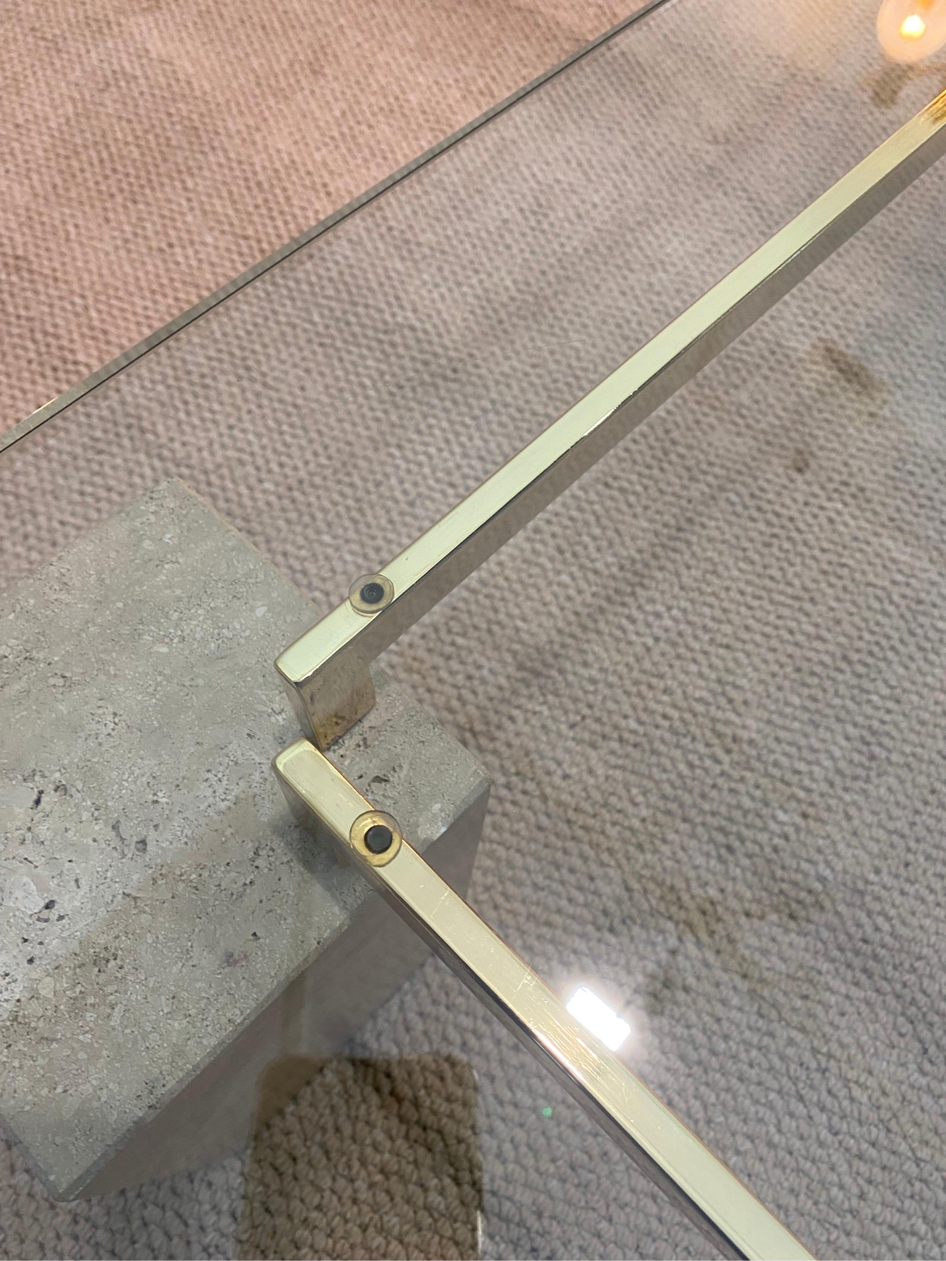 Mesa de centro de Piero de Longhi Catalan Italia Vidrio travertino y latón Años 80 en venta 3