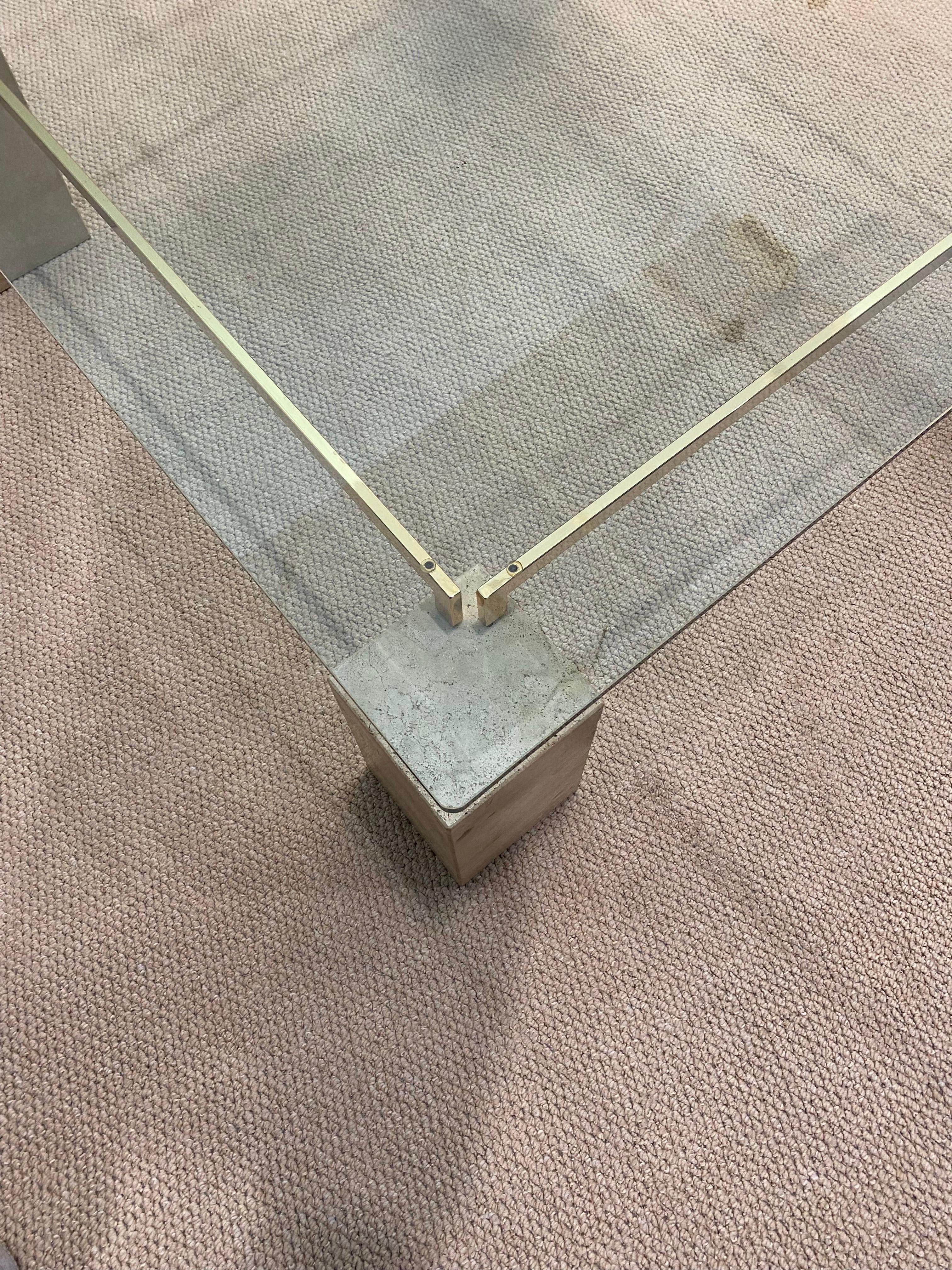Mesa de centro de Piero de Longhi Catalan Italia Vidrio travertino y latón Años 80 en venta 4