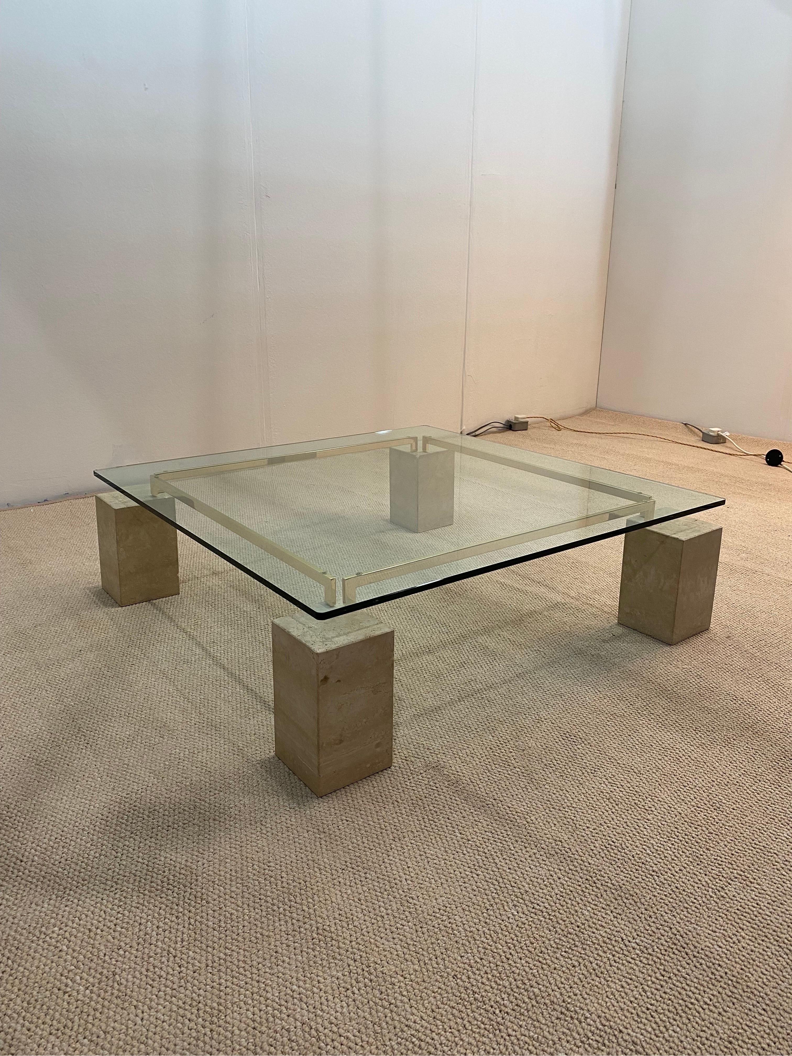 Mesa de centro de Piero de Longhi Catalan Italia Vidrio travertino y latón Años 80 en venta 1