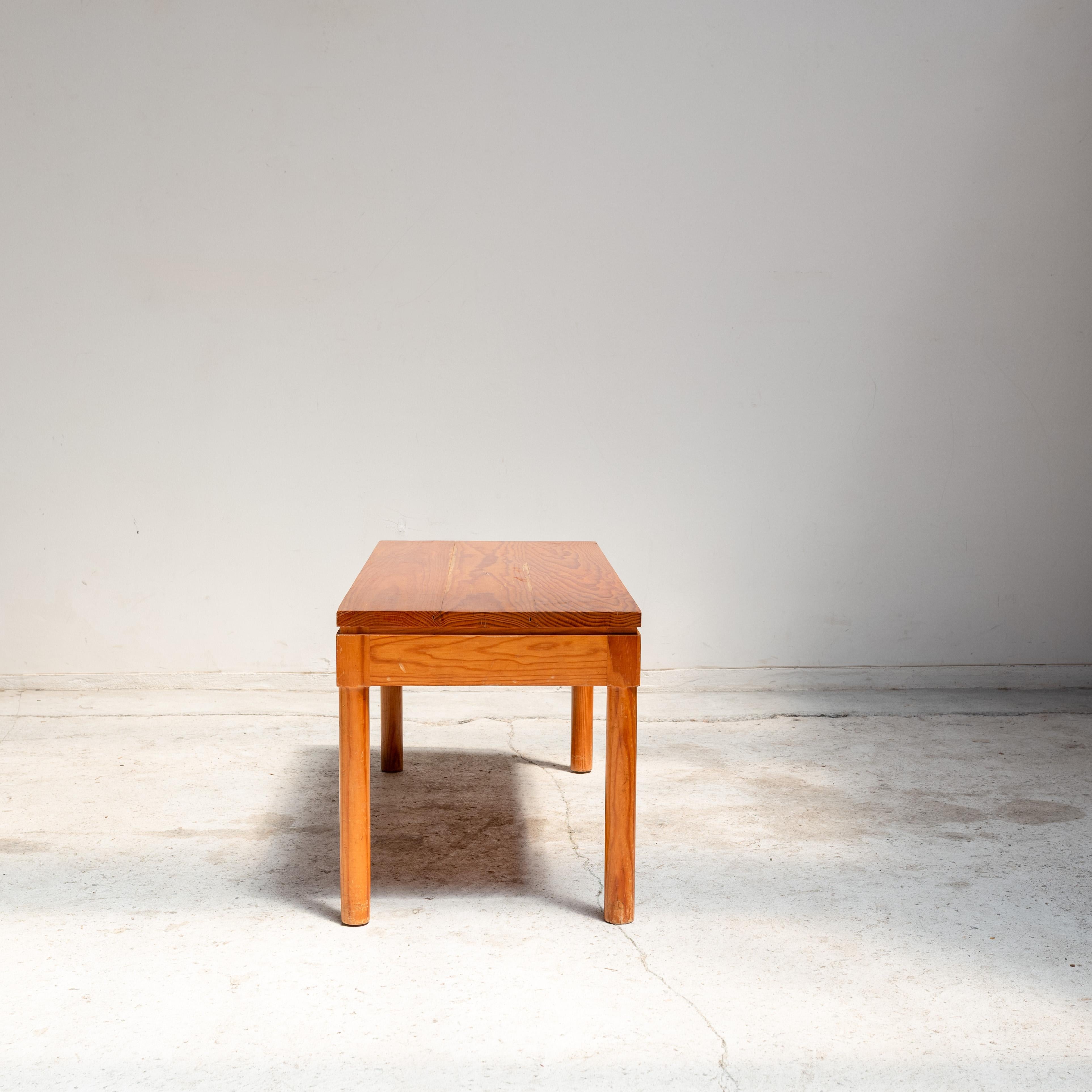 Couchtisch von Pierre Gautier-Delaye, Frankreich, 1960er Jahre (Holz) im Angebot