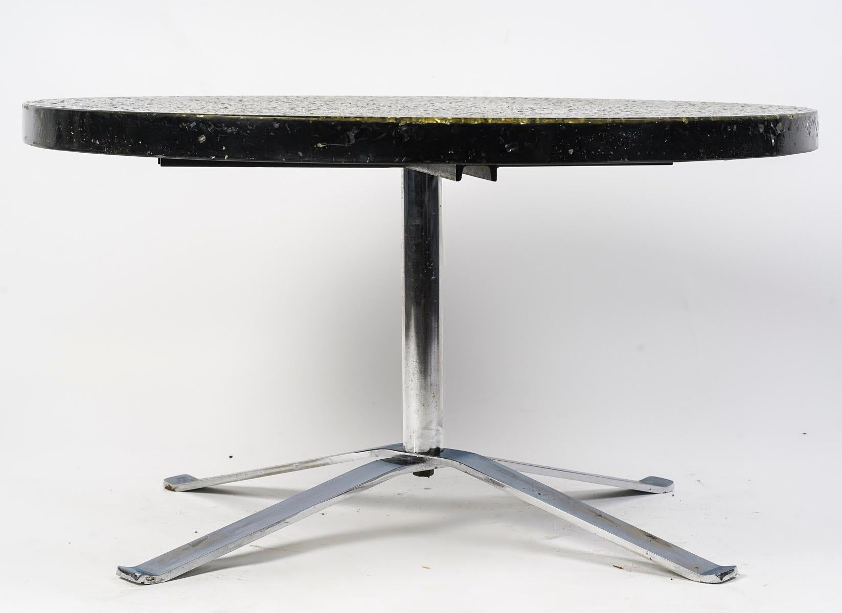 Français Table basse par Pierre Giraudon, Travail contemporain, XXème siècle. en vente