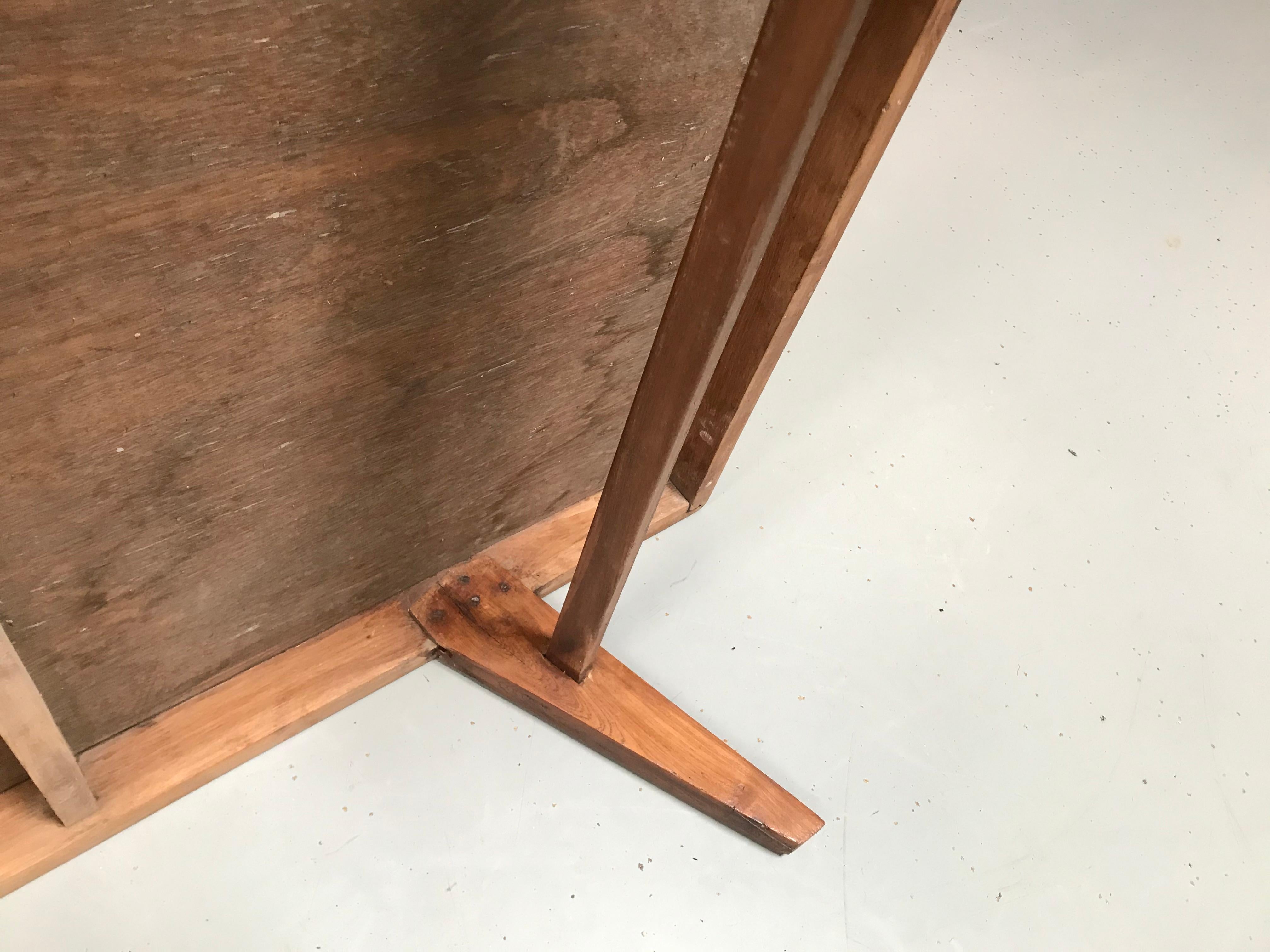 Couchtisch von Pierre Jeanneret (Mitte des 20. Jahrhunderts) im Angebot