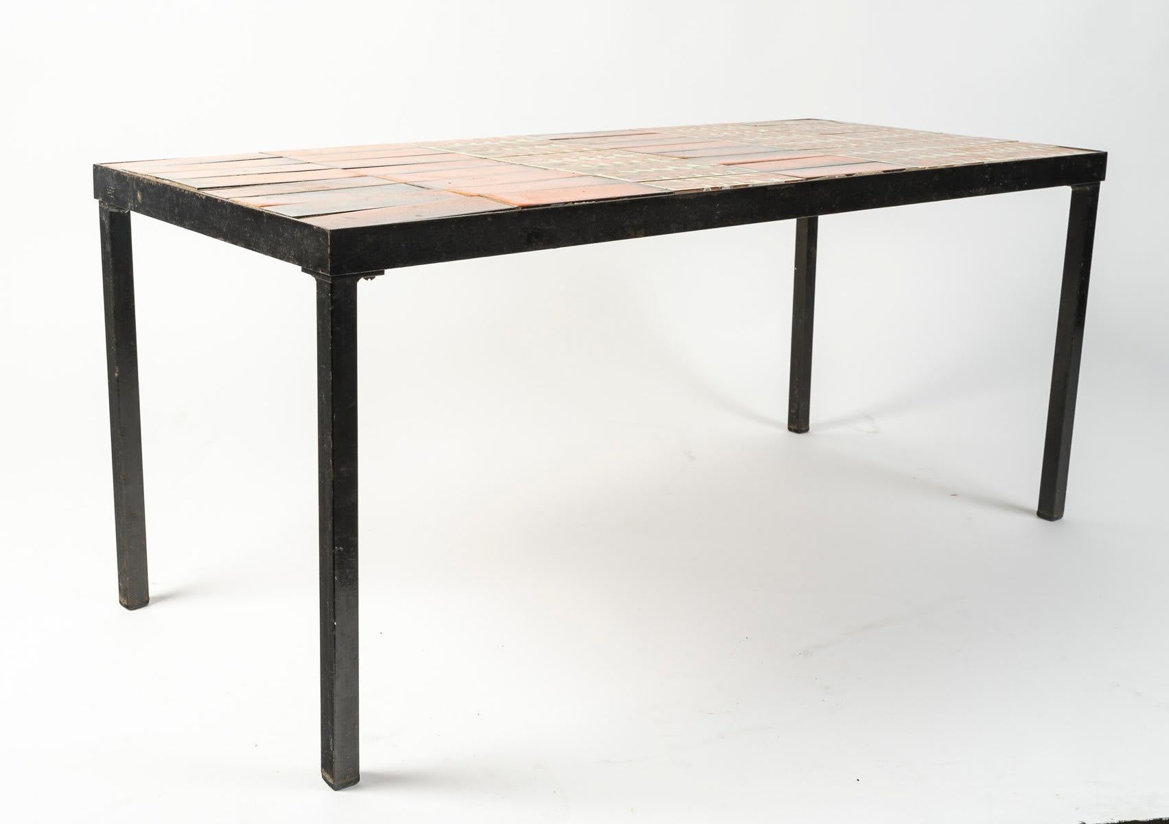 Couchtisch von Roger Capron aus den 1970er Jahren, Keramik und Metall. im Angebot 2