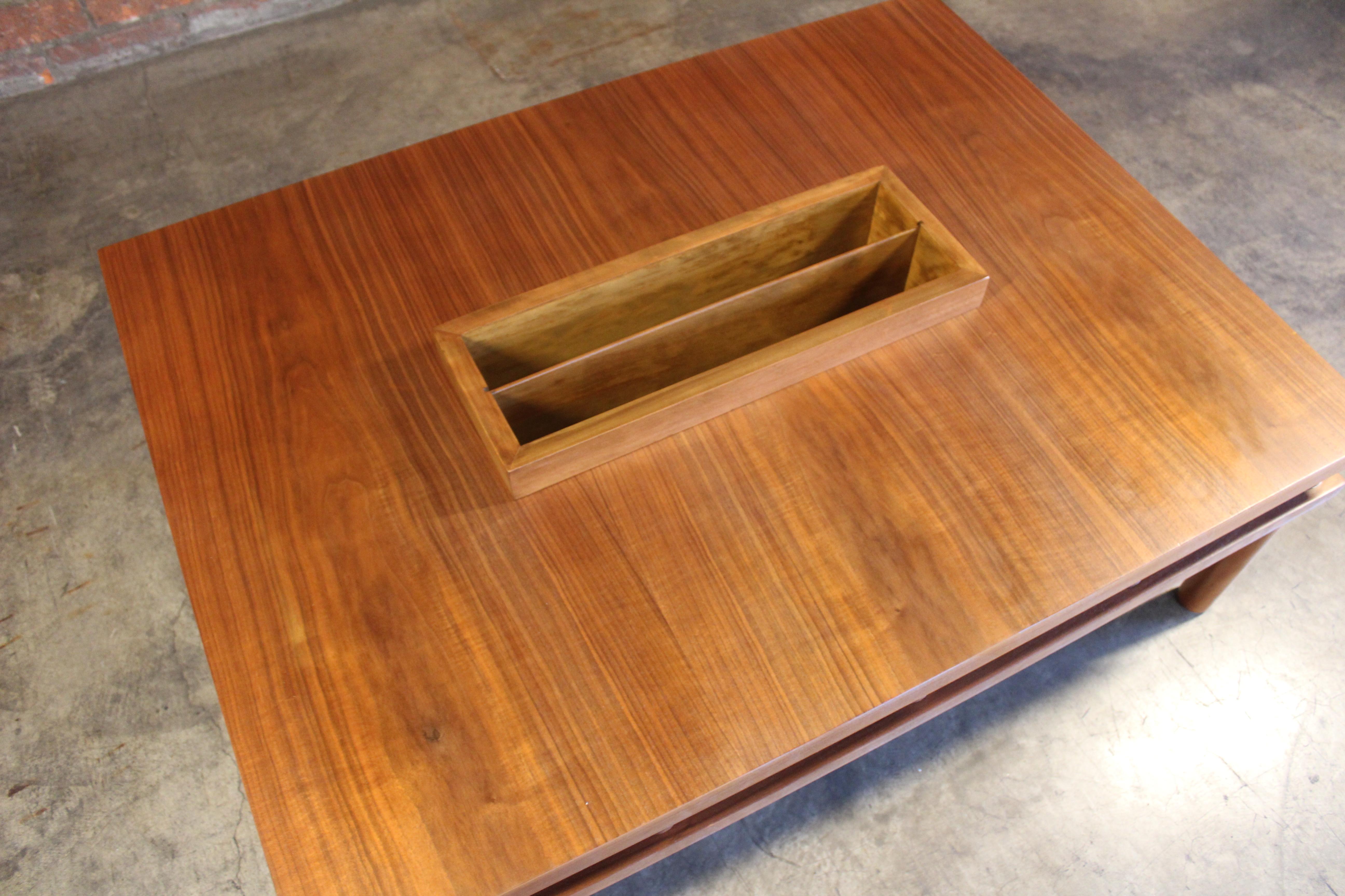 Coffee Table by T.H Robsjohn-Gibbings for Widdicomb, U.S.A, 1950s For Sale 2