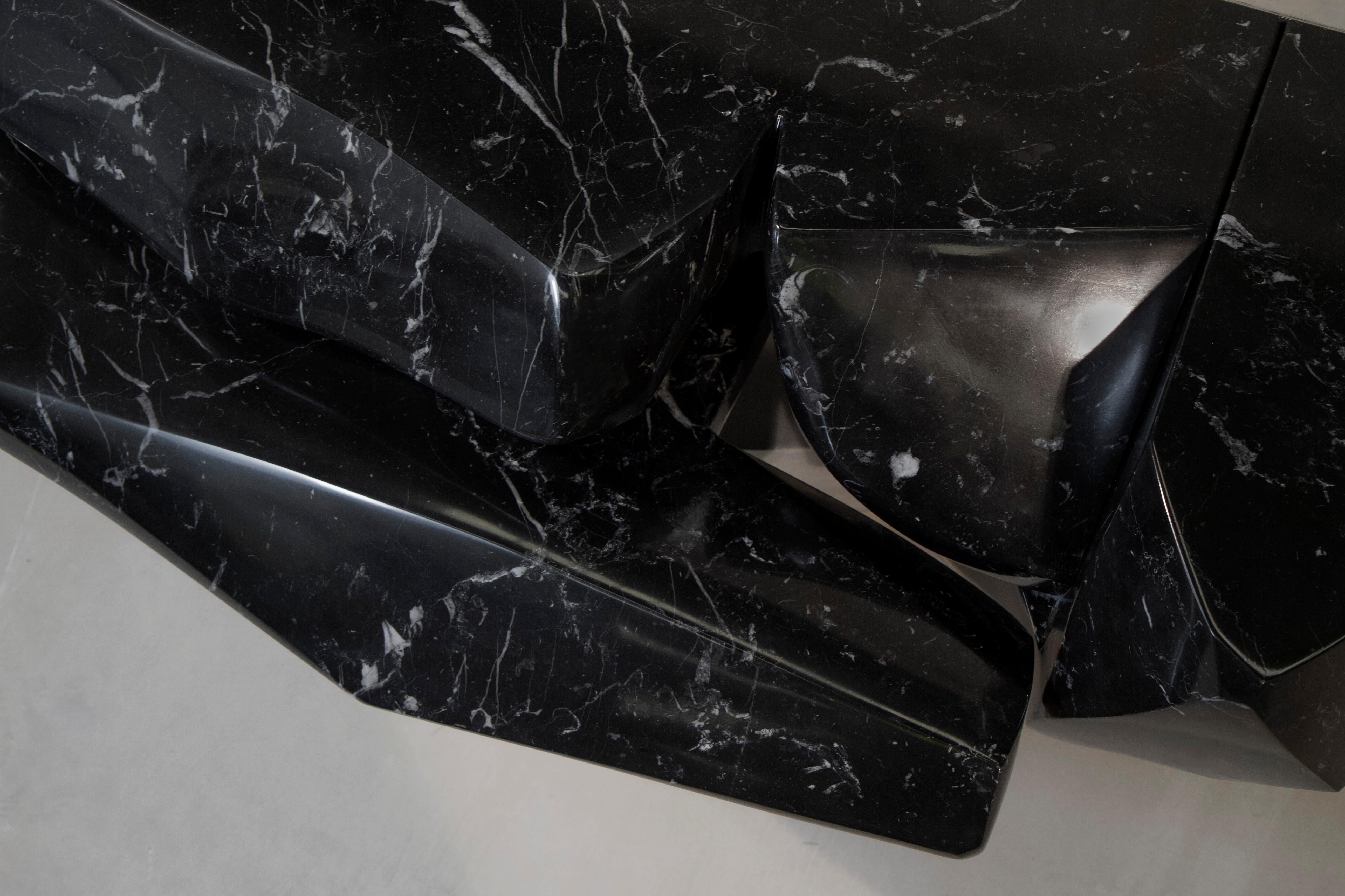 Table basse Todomuta Studio en marbre noir:: aluminium et acier inoxydable en vente 4