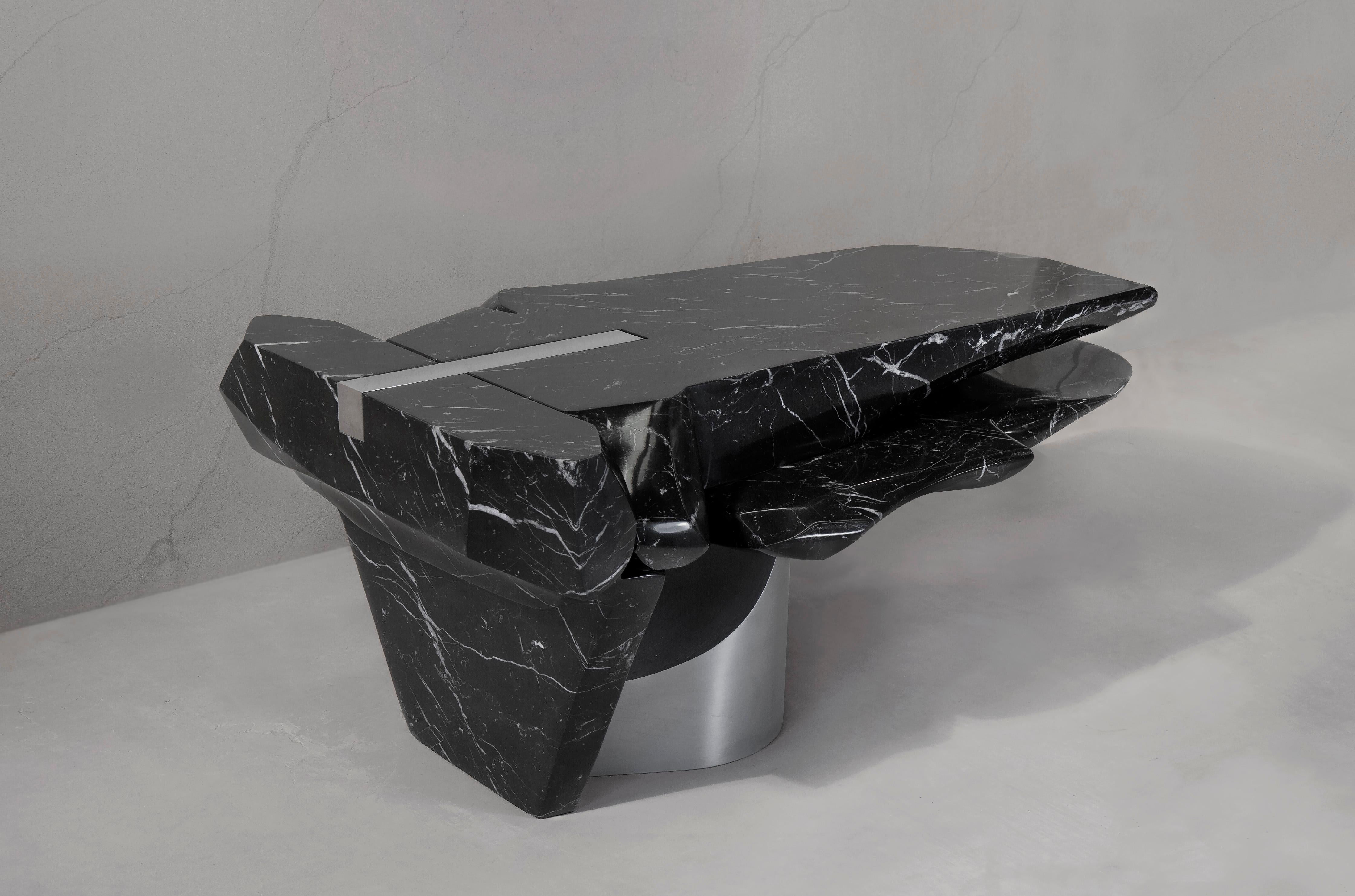 Espagnol Table basse Todomuta Studio en marbre noir:: aluminium et acier inoxydable en vente