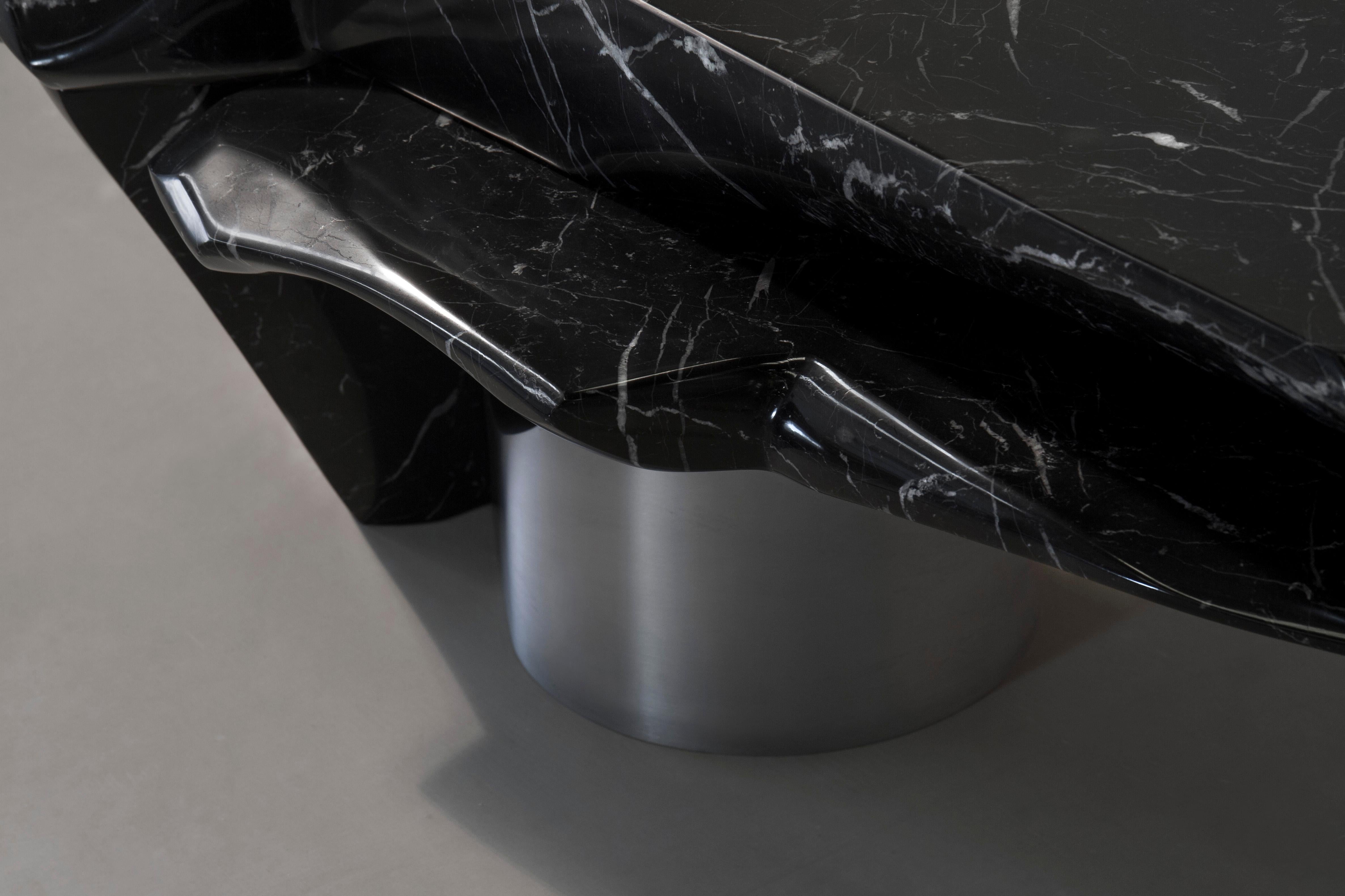 XXIe siècle et contemporain Table basse Todomuta Studio en marbre noir:: aluminium et acier inoxydable en vente