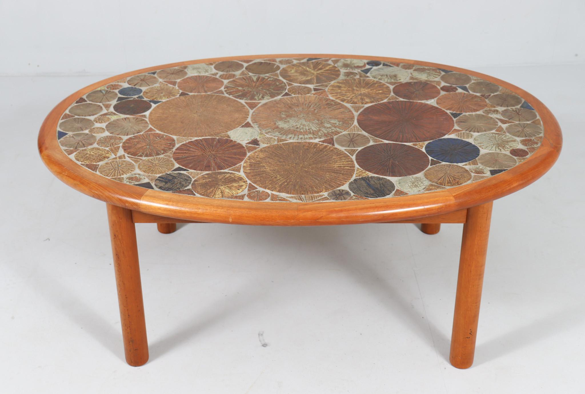Tue Poulsen Table à café Teck et céramique pour Haslev Mobelsnedkeri Danemark 1960 en vente 12