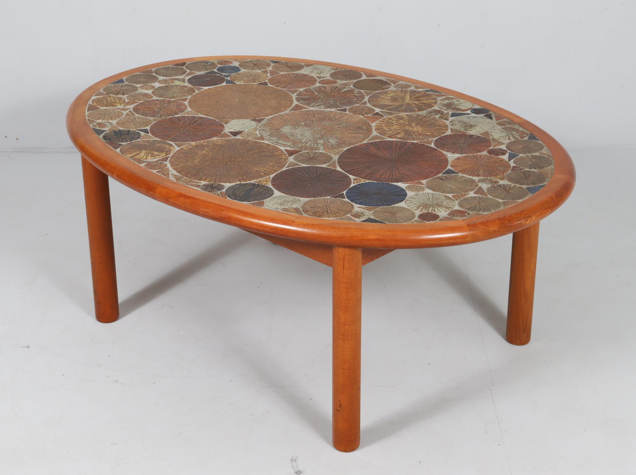 Tue Poulsen Table à café Teck et céramique pour Haslev Mobelsnedkeri Danemark 1960 en vente 13
