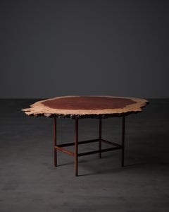 Tavolino di autore sconosciuto in radica di betulla e Beeche tinto, Danimarca, anni '00 del Novecento