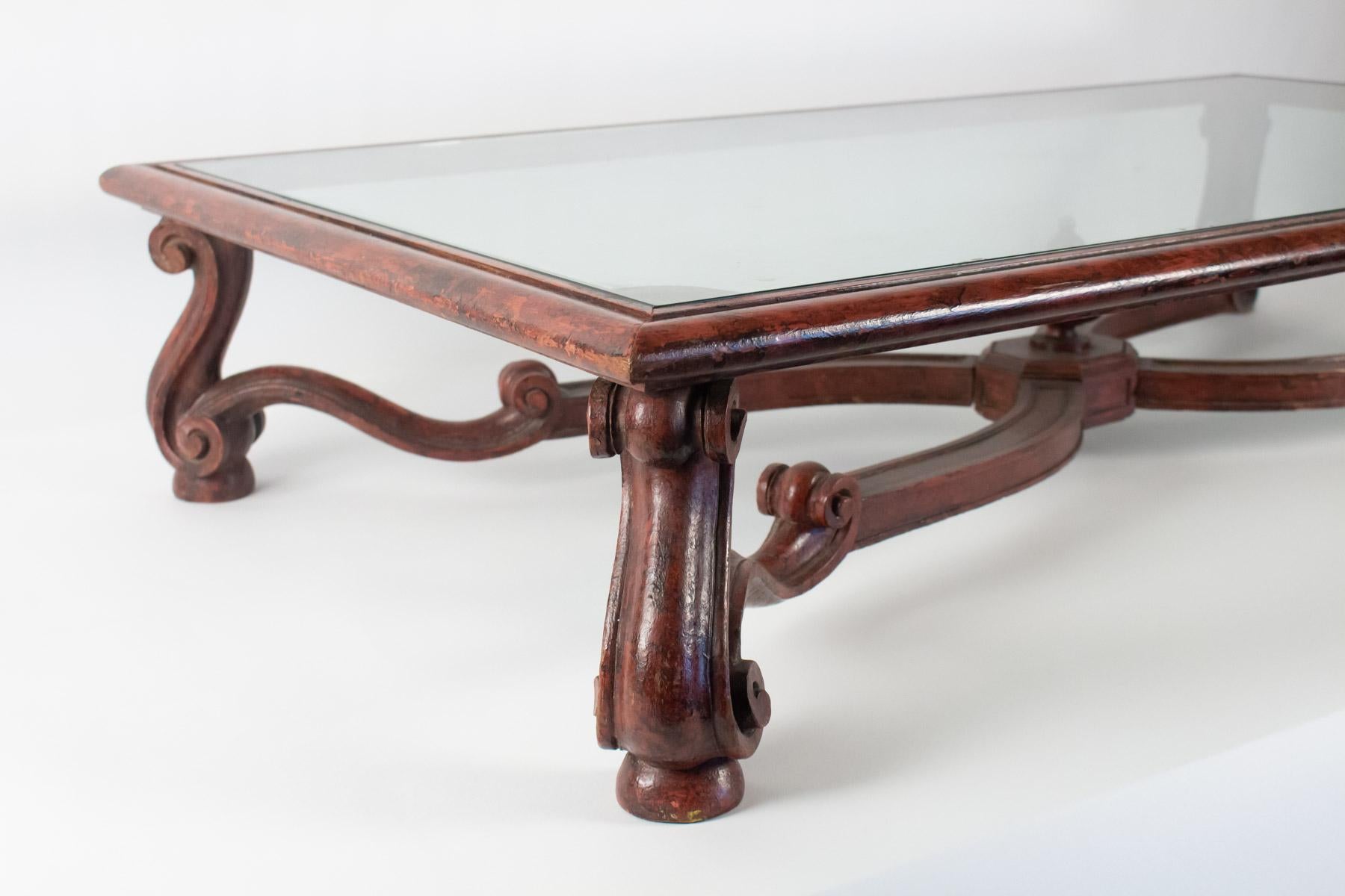 Coffee Table Carved Wood, Antique Red Brown Patina Inspired by Louis XIV Forms (Holz)