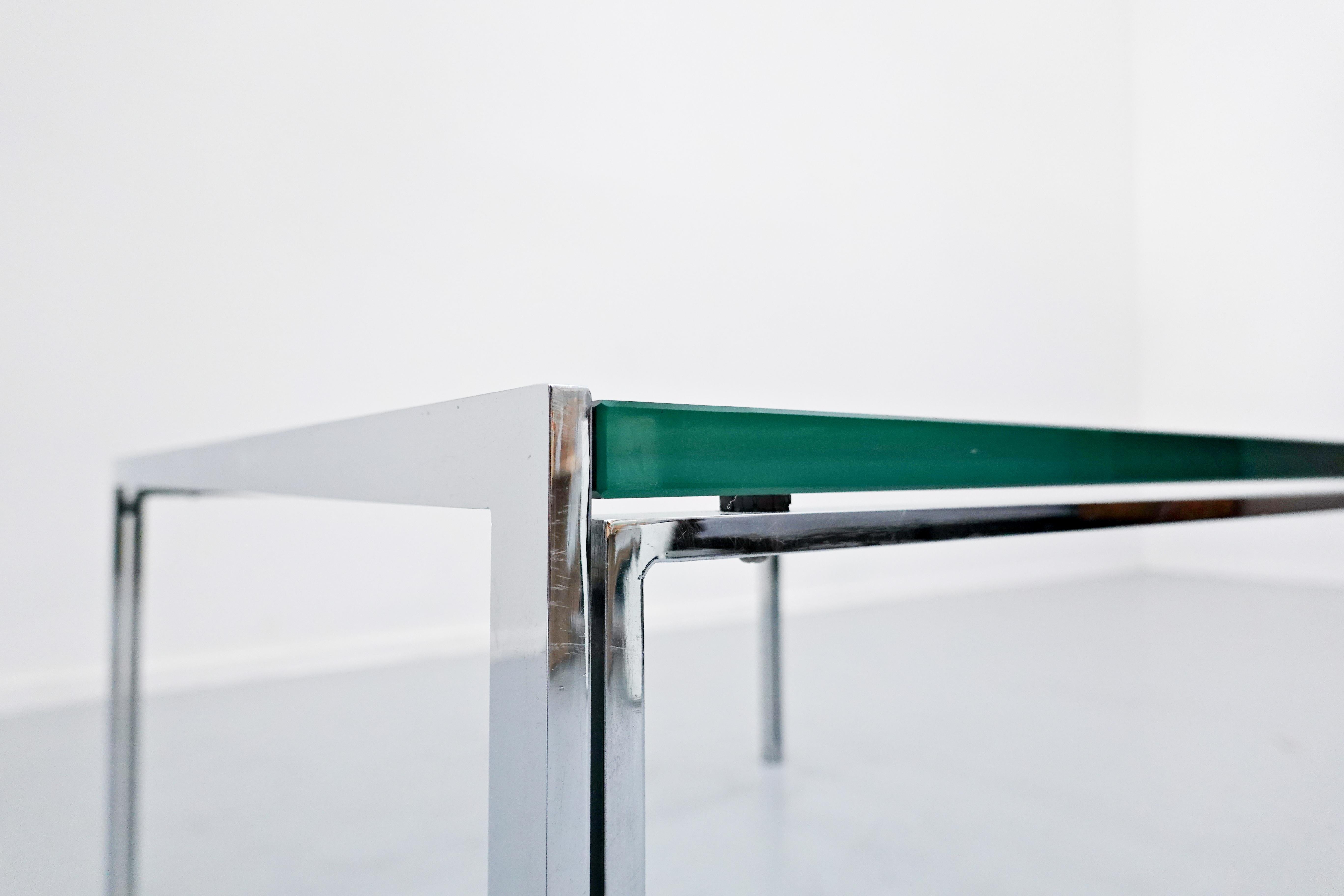 Table basse moderne du milieu du siècle dernier, chrome et verre, années 1960 en vente 2