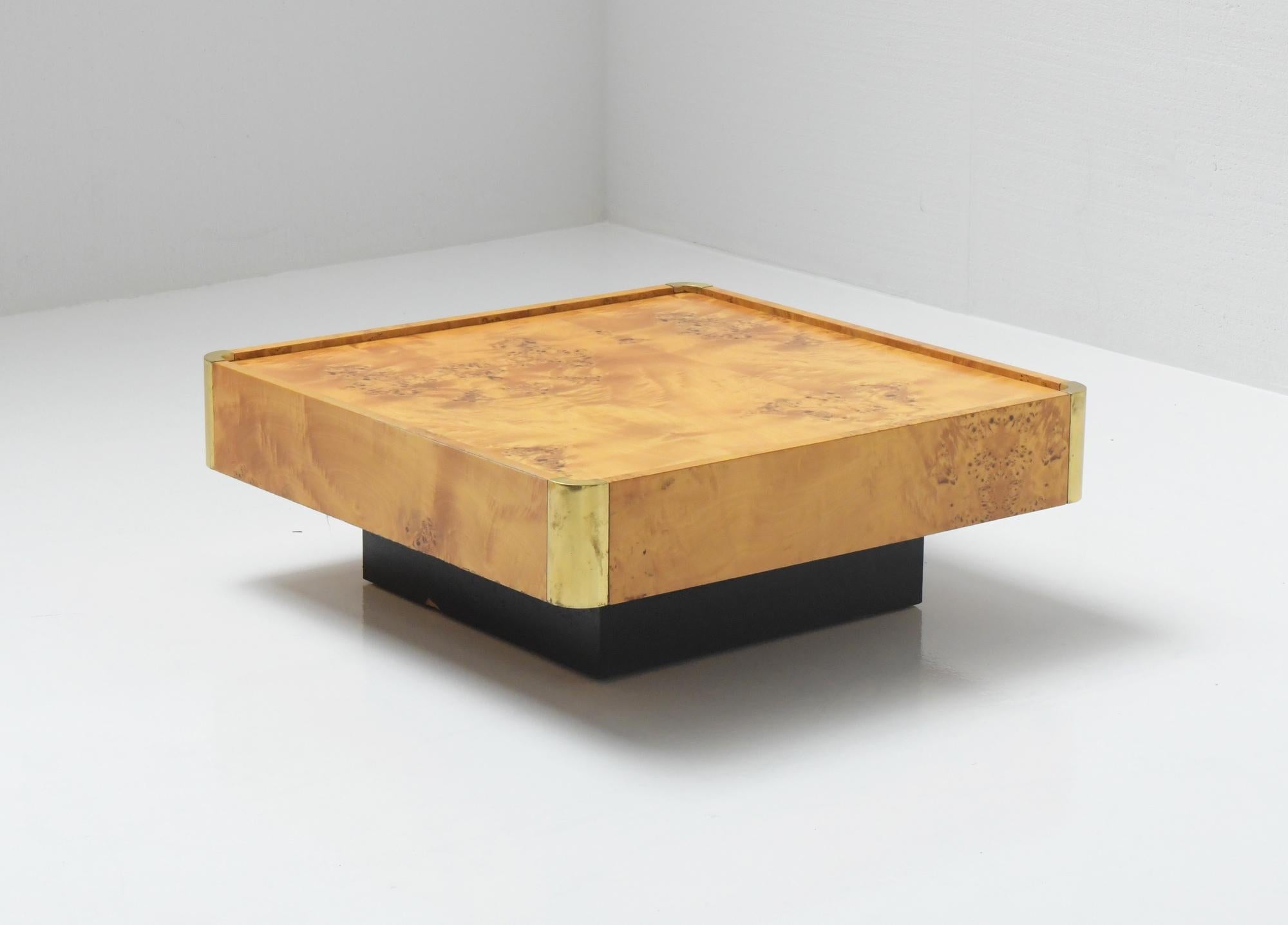 Beautiful burlwood coffee table by Willy Rizzo, 1970’s. 

The table is finished with burlwood fineer and comes with the matching cigar box.

The table remains in very good condition, light signs of use normal for the age.


Dimensions :
w80 x d80 x