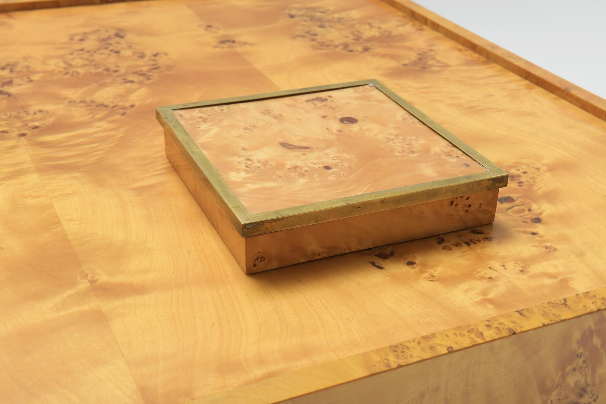 Mid-Century Modern Coffee table & cigar box in burlwood & golden messing box - Willy Rizzo - Italy