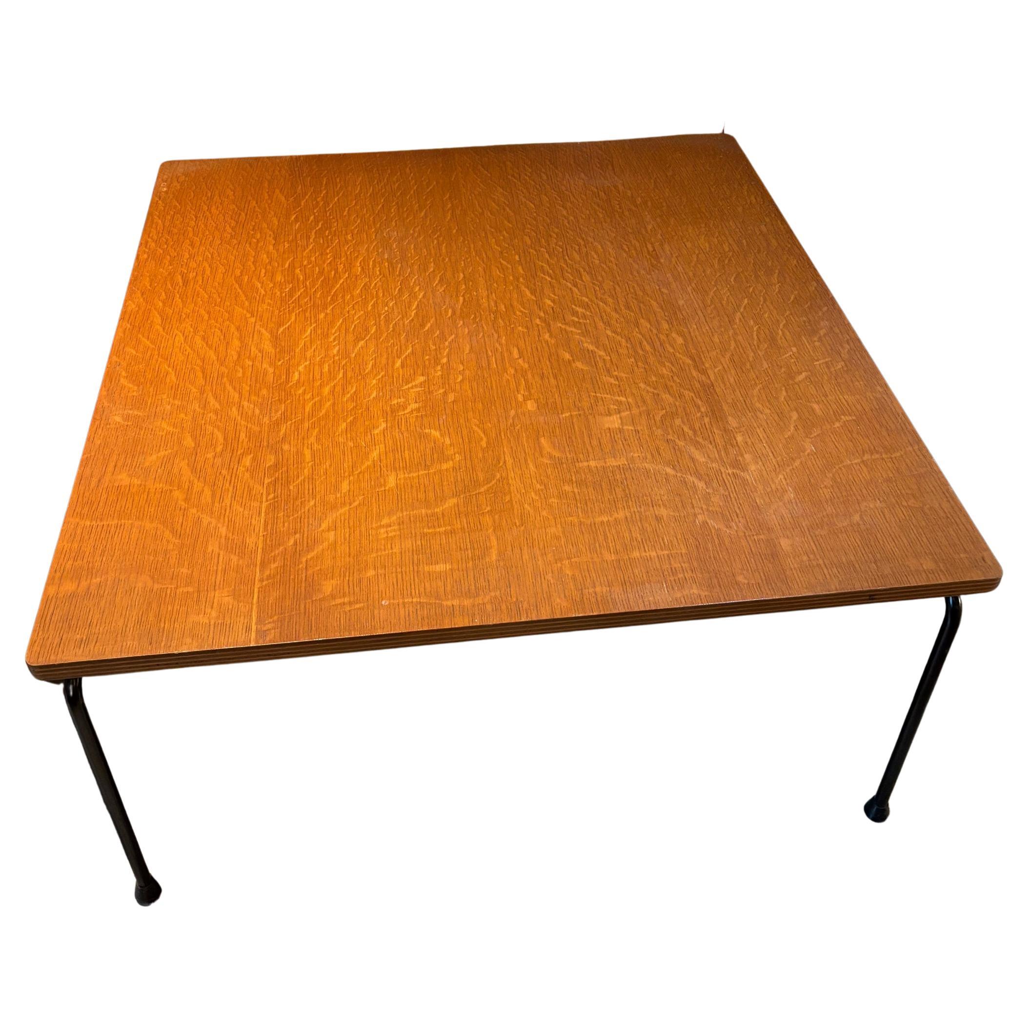 Table basse CM192 de Pierre Paulin en vente