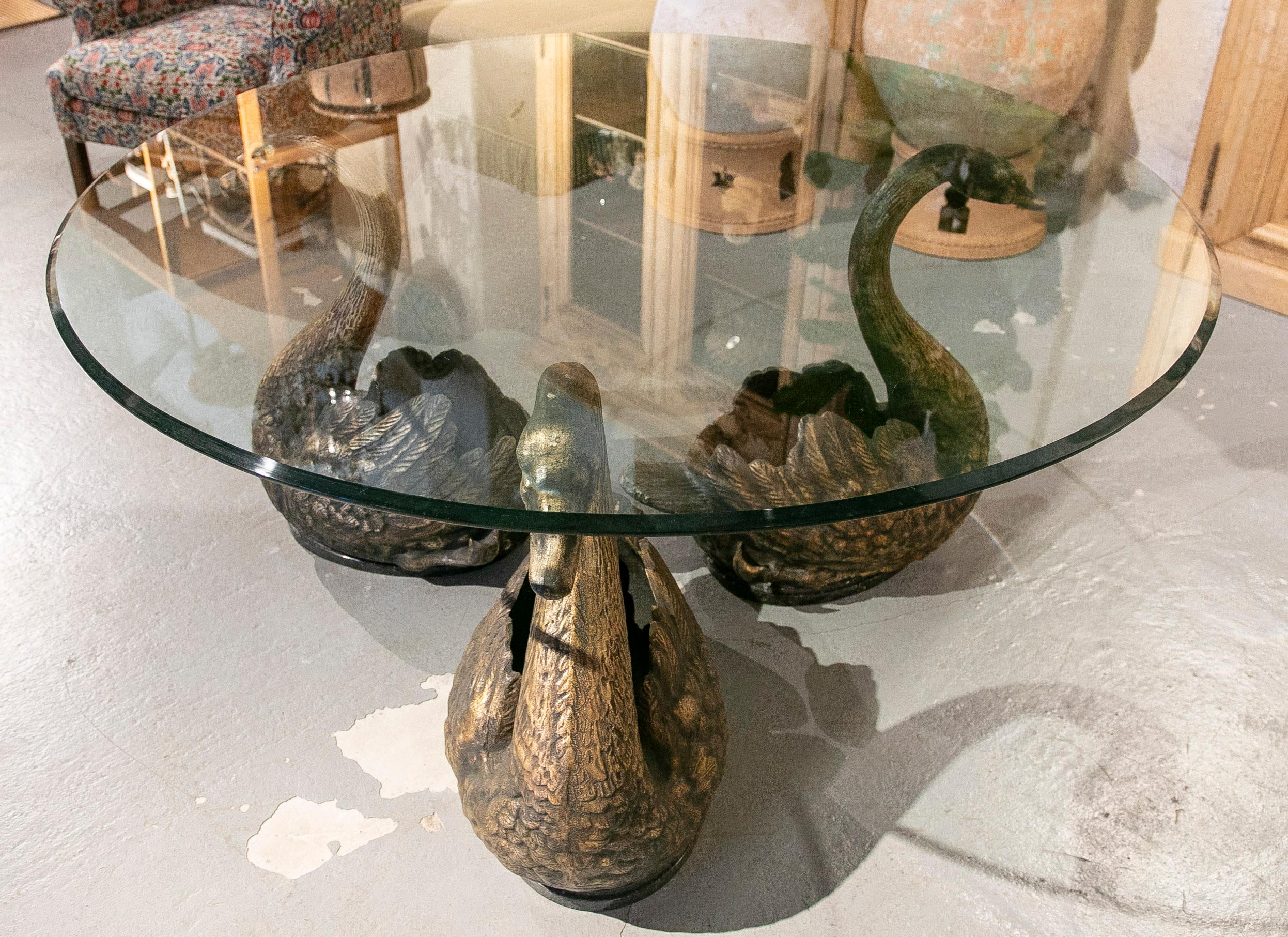 Coffee Table Composed of Three Patinated Iron Swans with Antique Finish For Sale 5