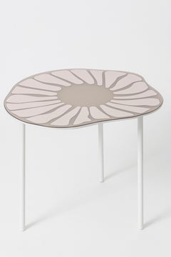 Table basse avec surfaces en miroir et pieds en métal amovibles