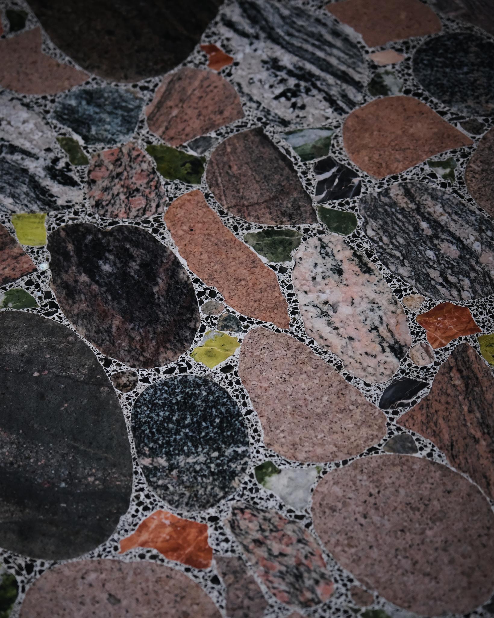 Tavolino 'Conglo' di Erling Viksjø, Bruksbo, Norvegia, metà del XX secolo in vendita 3