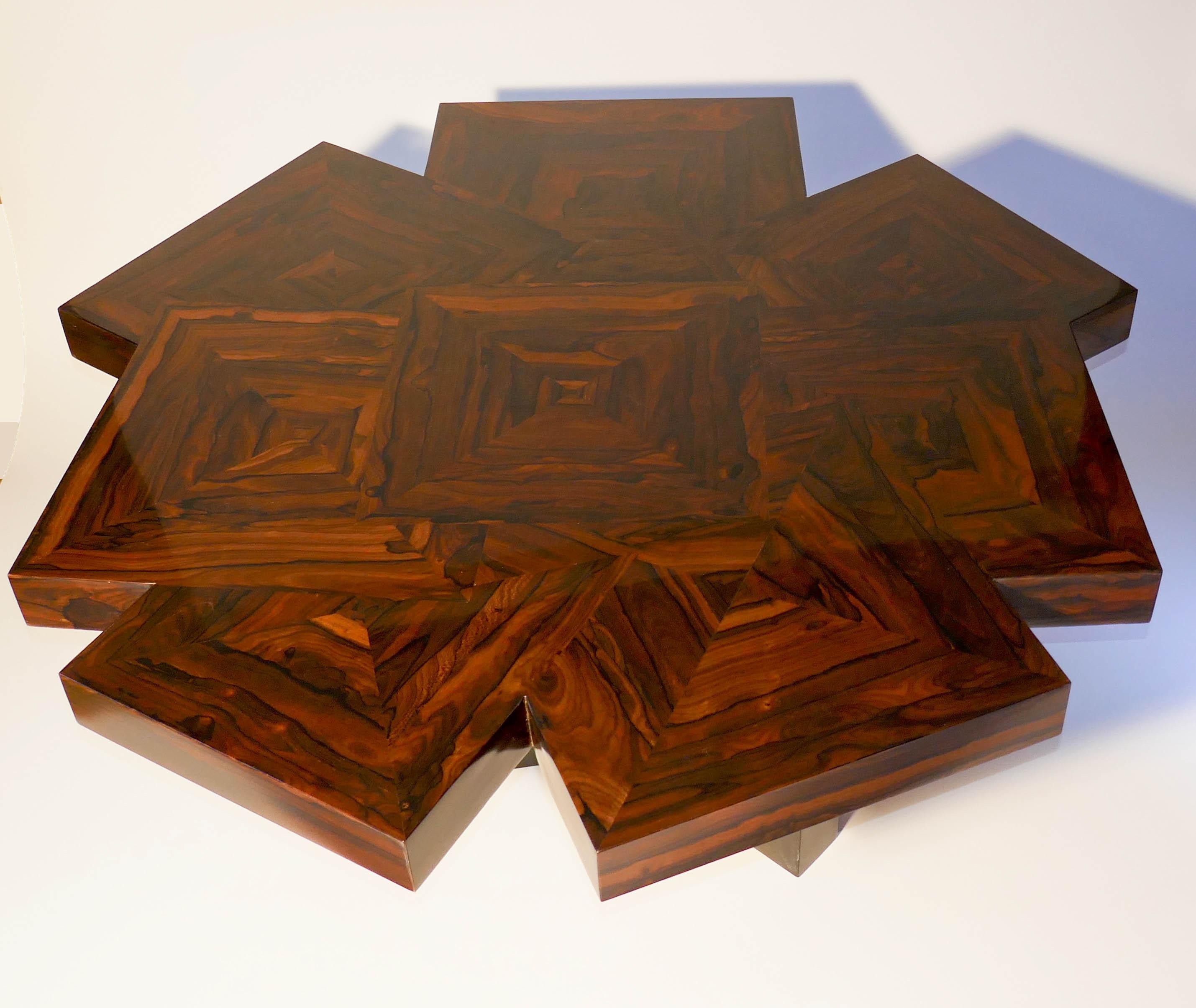 Table basse Cubes en Rond en menuiserie de bois de ziricote d'Aymeric Lefort en vente 6