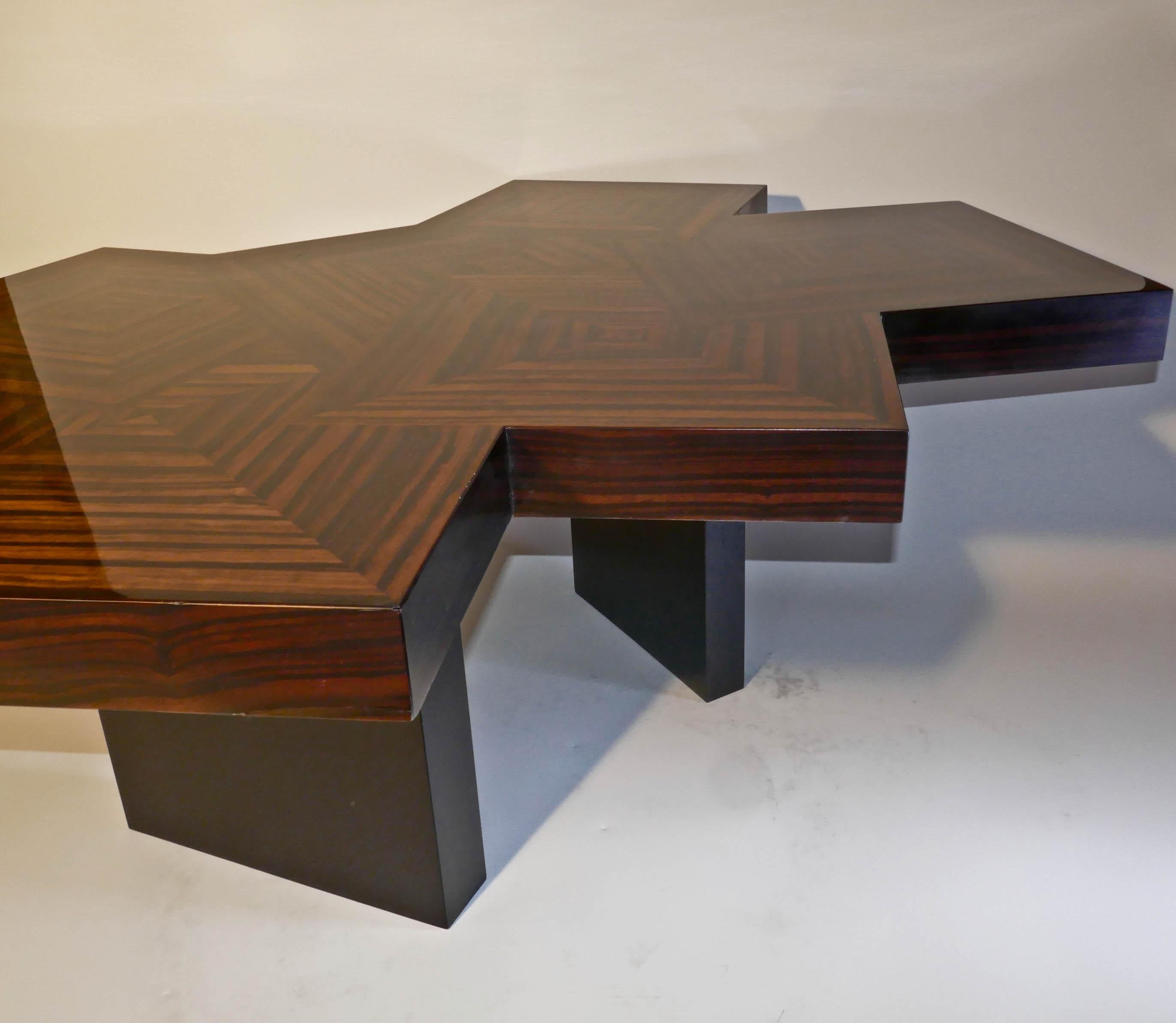 Moderne Table basse « Cubes » en marqueterie de bois d'ébène de Macassar par Aymeric Lefort en vente