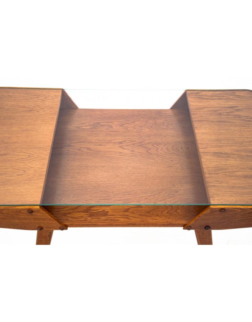 Coffee table, Czech design, 1960s After renovation. For Sale 1