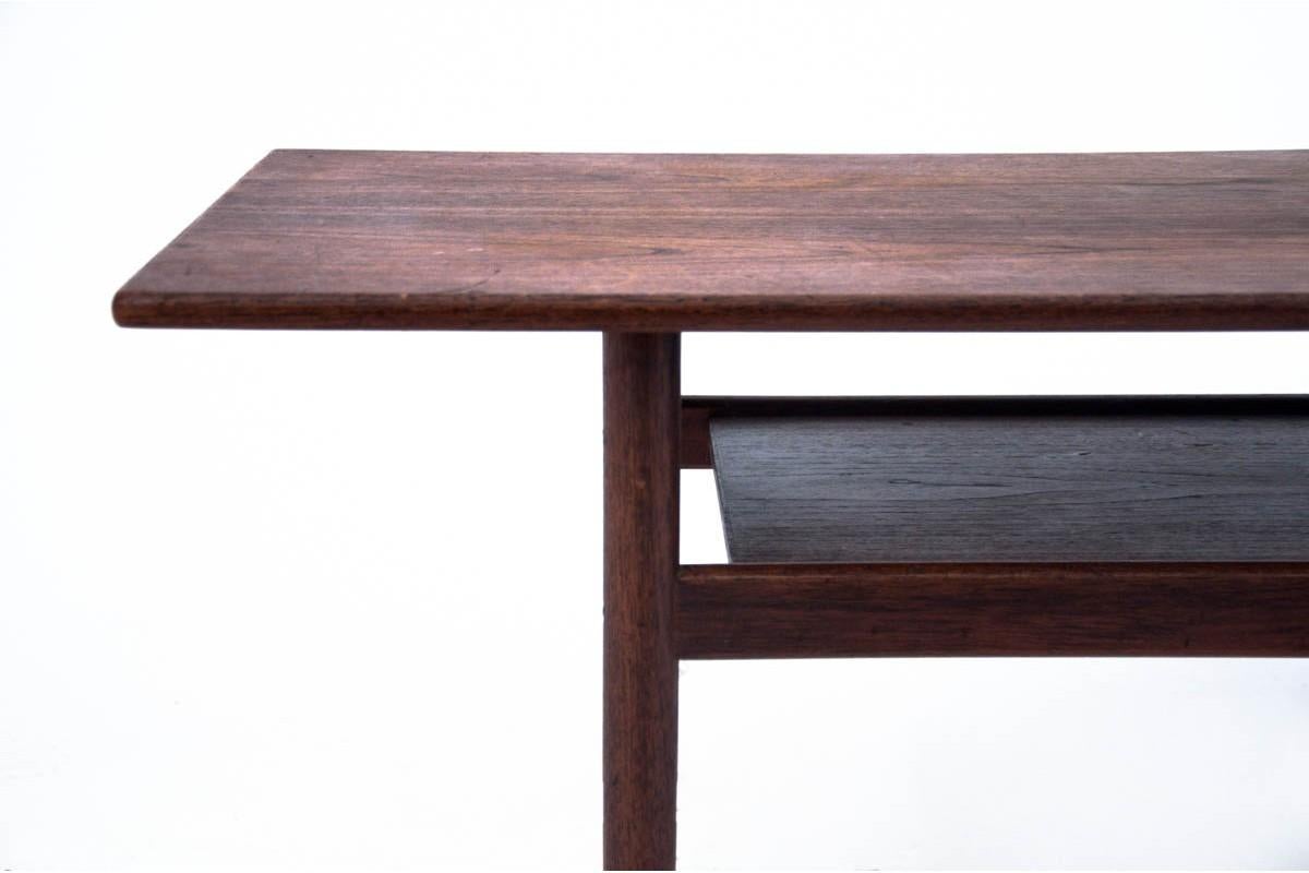 Coffee table, Denmark, 1960s

Very good condition.

Wood: Teak.

  