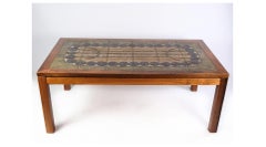 Tavolino da caffè decorato con piastrelle in palissandro degli anni '60