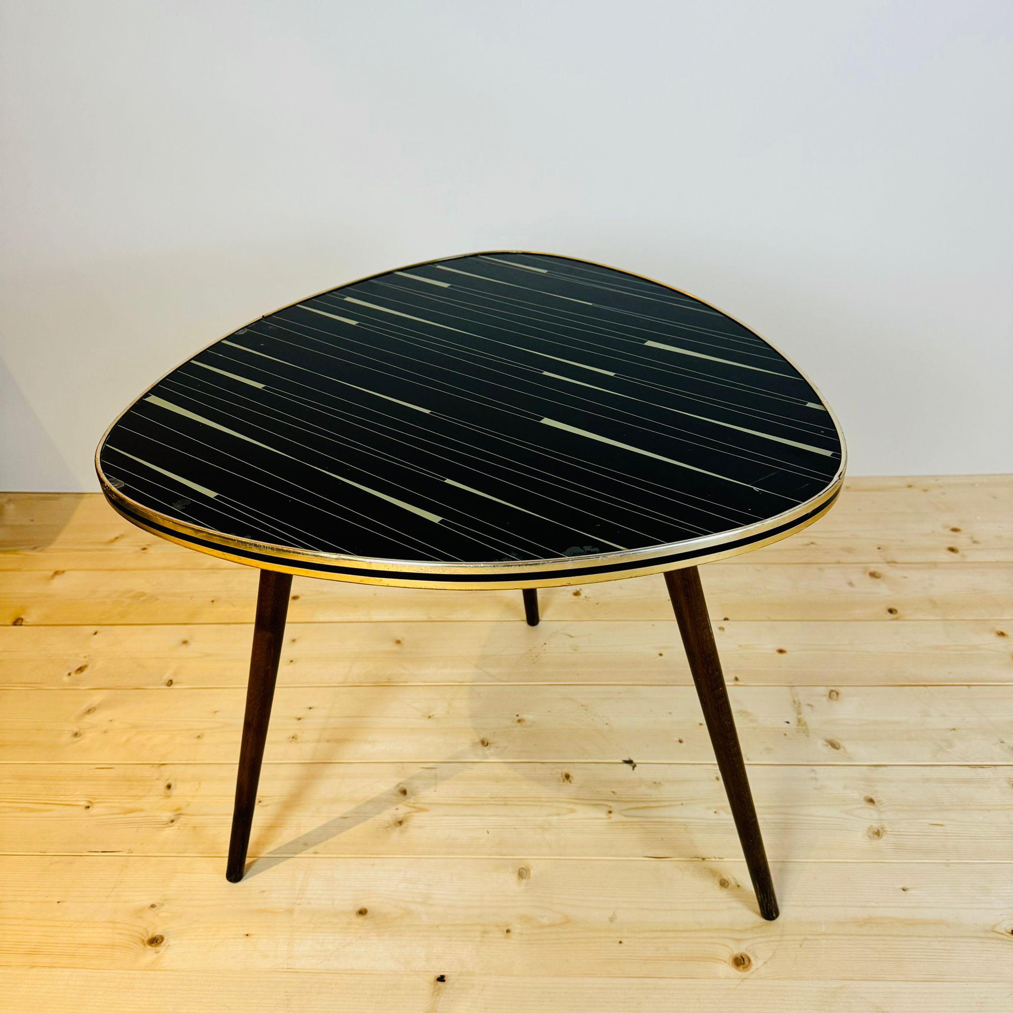 Émaillé Table basse, Danemark, 1960 en vente