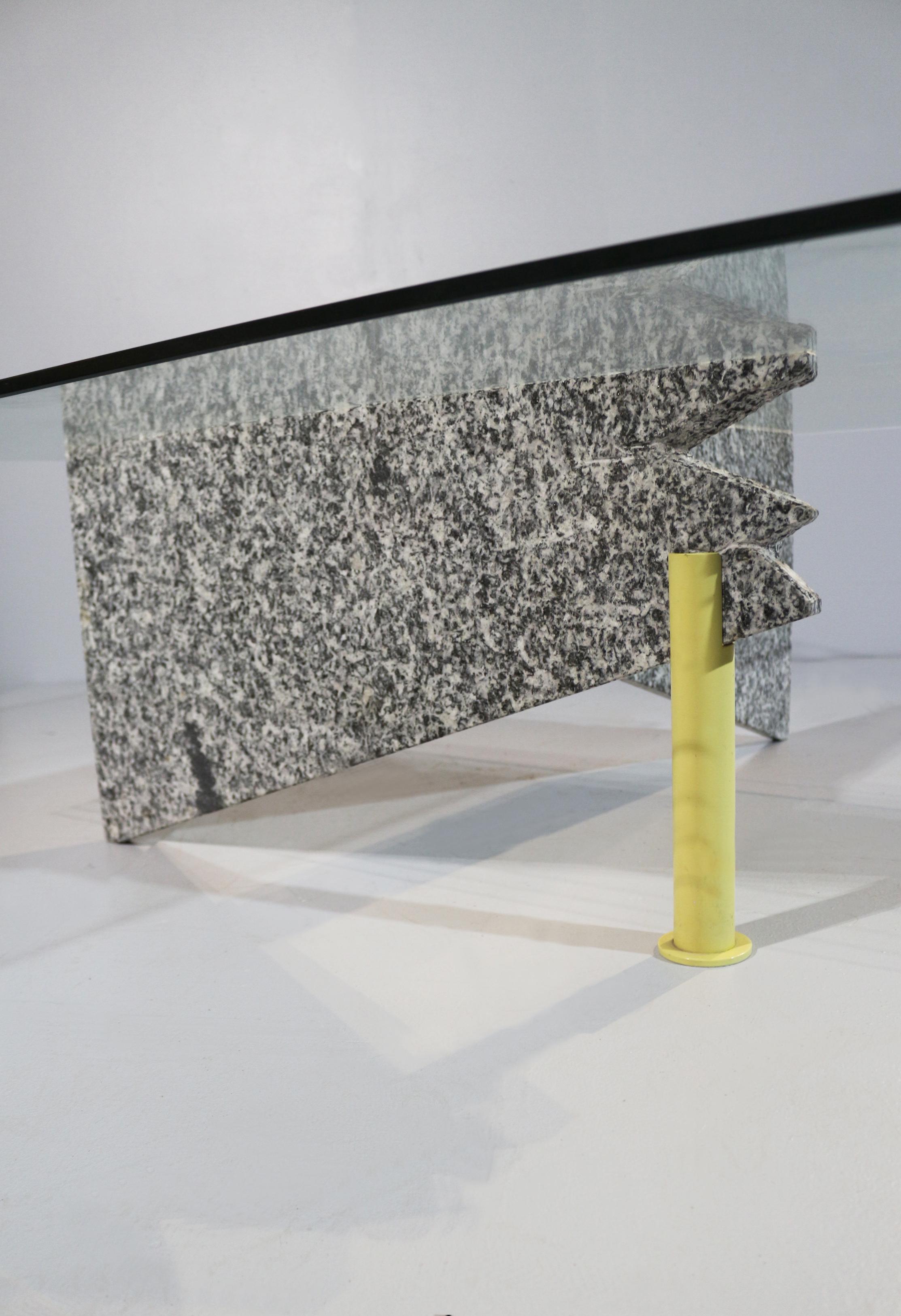 Mid-Century Modern coffee table design 1980 Memphis For Sale