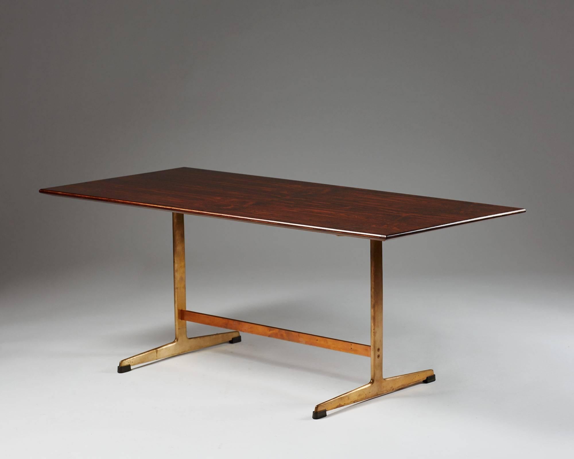 Danish Coffee Table Designed by Arne Jacobsen for Fritz Hansen, Denmark, 1950s For Sale