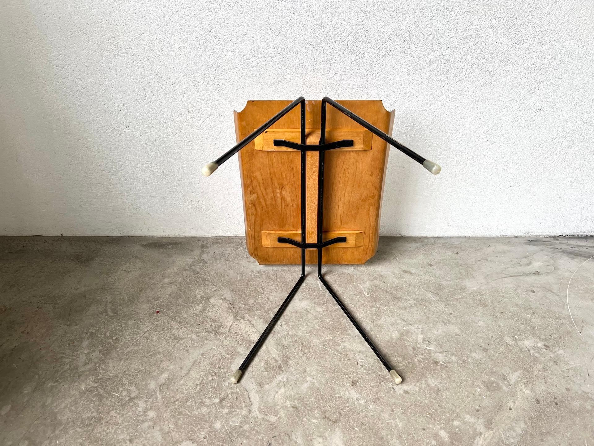 Mesa de centro diseñada por Hans Bellmann en los años 50 en venta 4