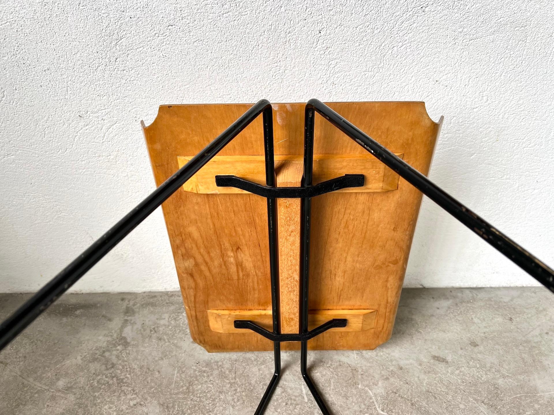 Mesa de centro diseñada por Hans Bellmann en los años 50 en venta 5