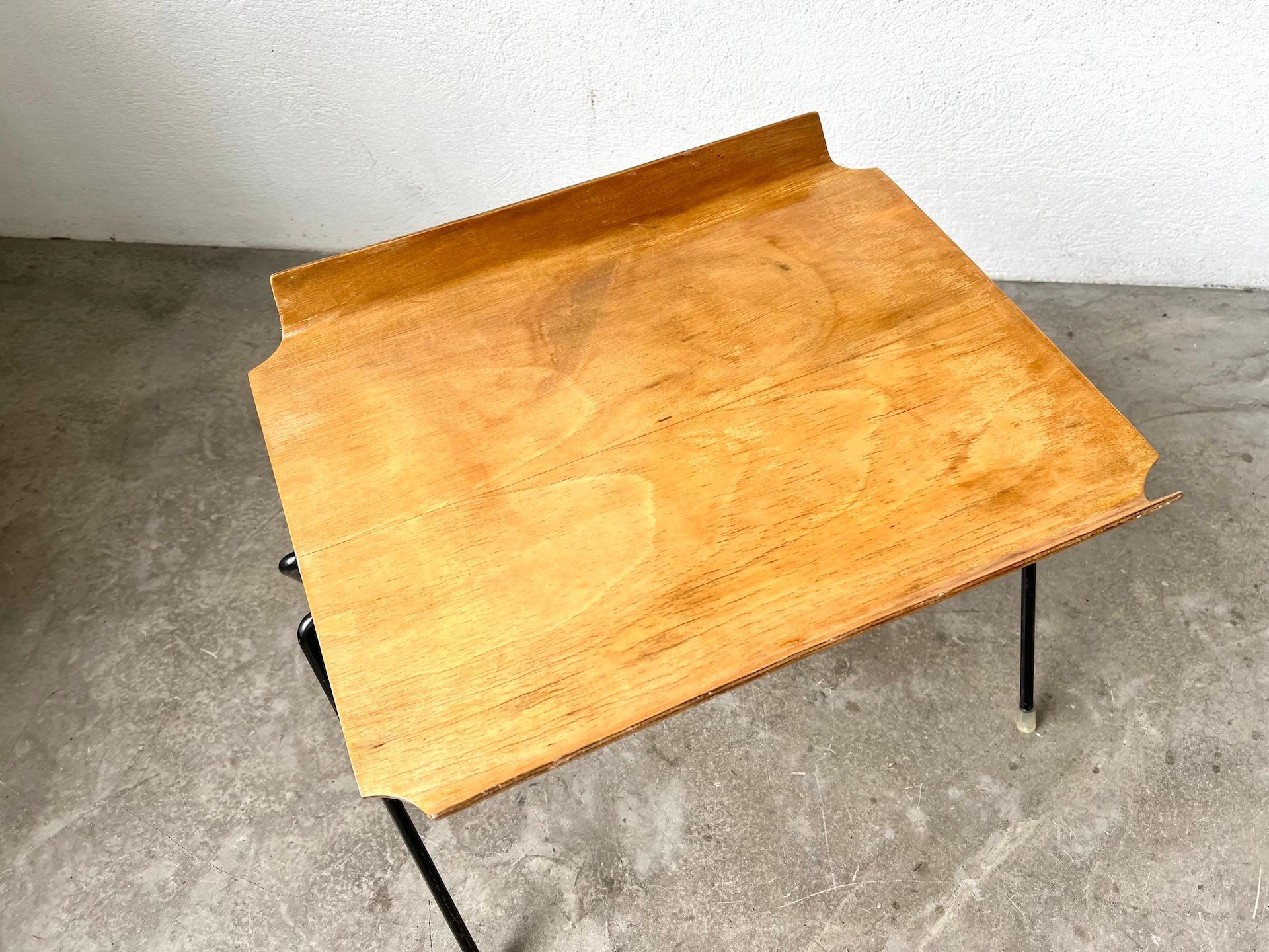 Mesa de centro diseñada por Hans Bellmann en los años 50 en Bueno estado para la venta en LYON, FR