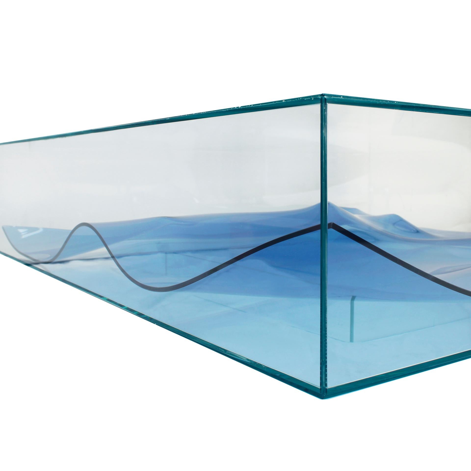 Moderne Table basse conçue par L.A. Studio avec verre de Murano bleu à l'intérieur en vente