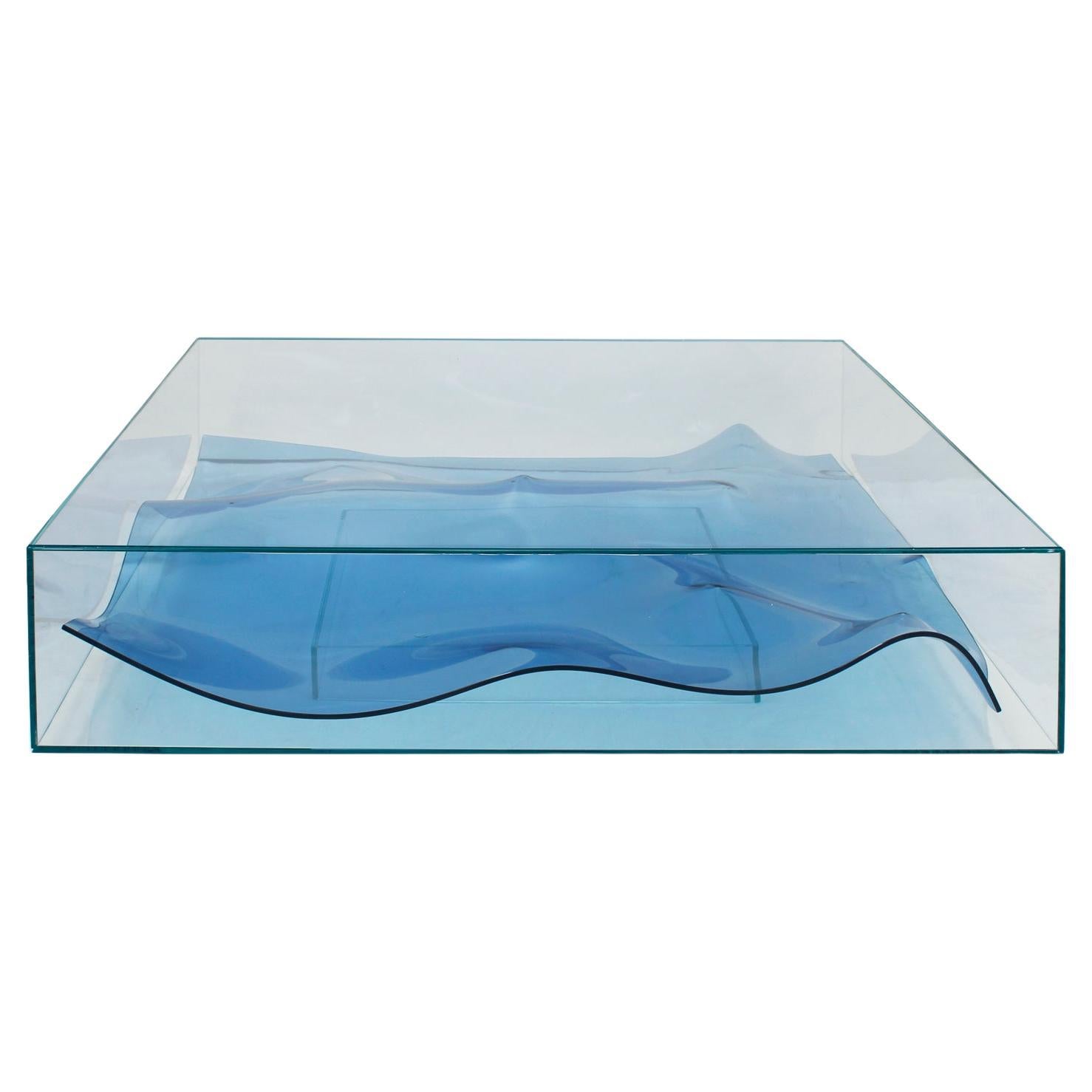 Table basse conçue par L.A. Studio avec verre de Murano bleu à l'intérieur