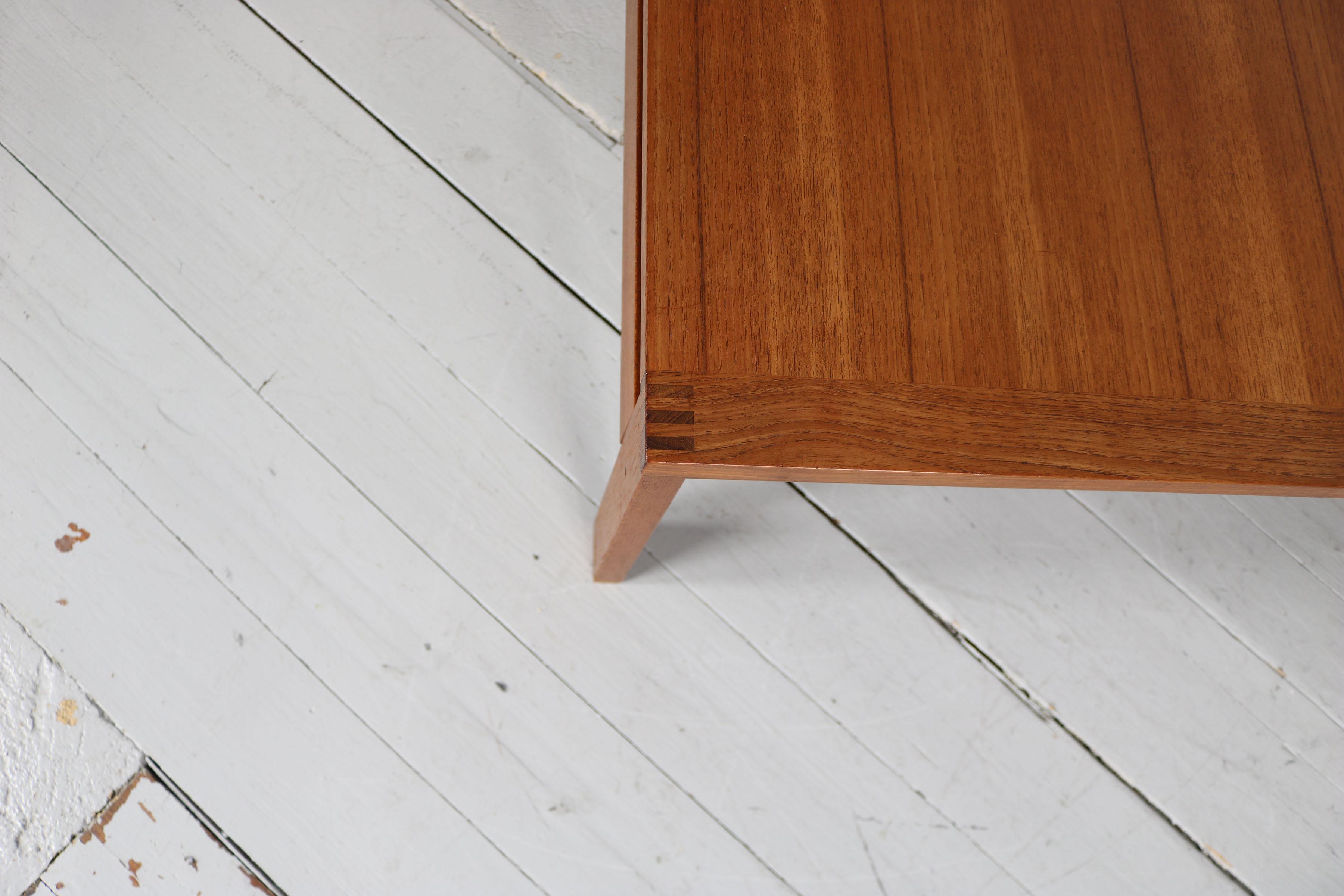 Mesa de centro, diseño de Ole Gjerløv-Knudsen y Torben Lind, Dinamarca años 60 en venta 3