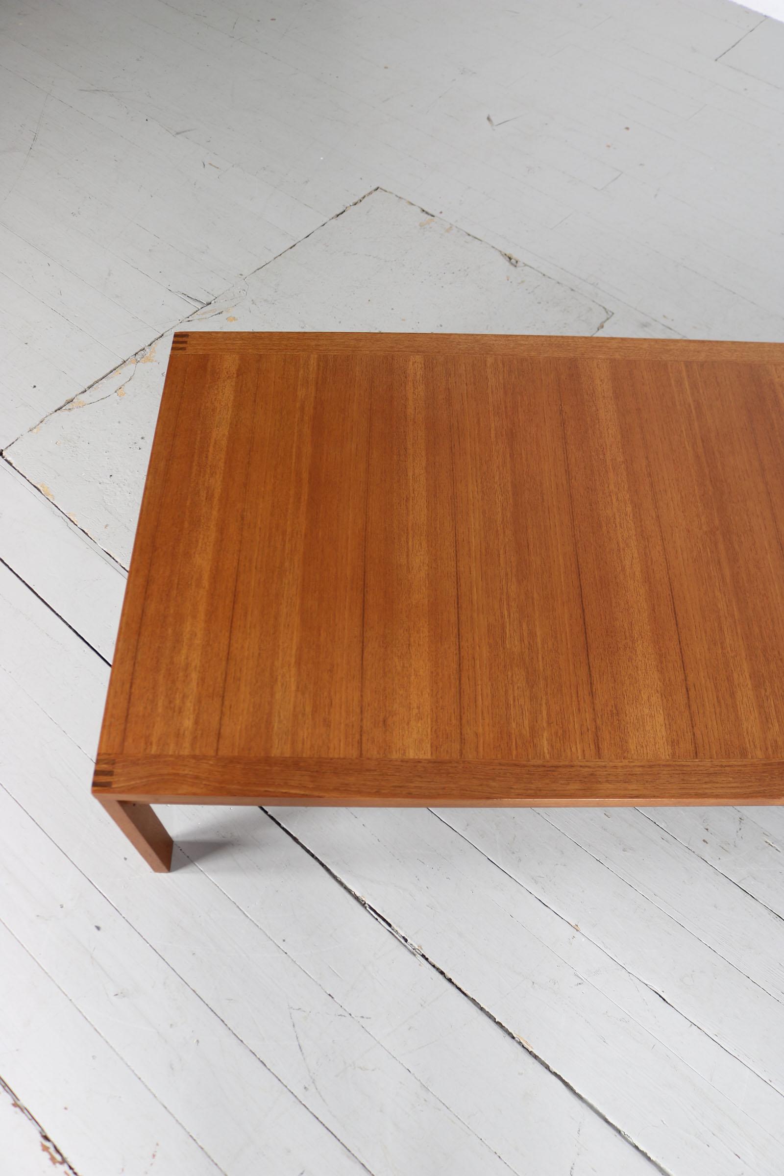 Mesa de centro, diseño de Ole Gjerløv-Knudsen y Torben Lind, Dinamarca años 60 en venta 7